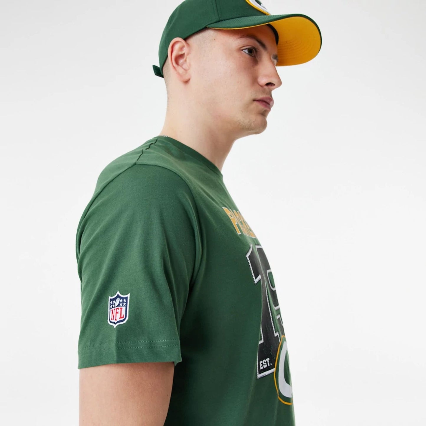 The Male model is wearing Green Bay Packers NFL Wordmark Green T-Shirt 5