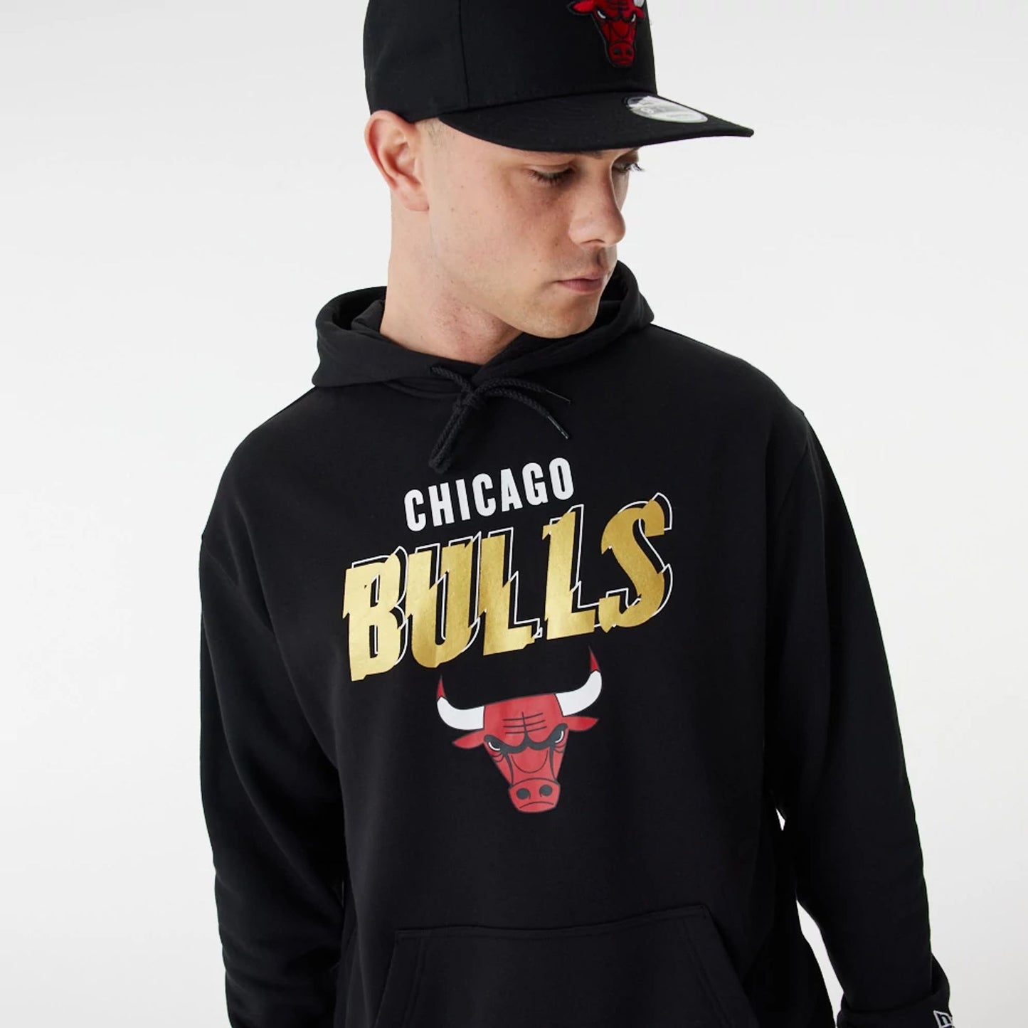 The Male model is wearing Chicago Bulls Team Script Black Oversized Hoodie 4