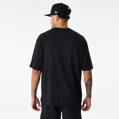 The Male model is wearing LA Lakers Team Script Black Oversized T-Shirt 6