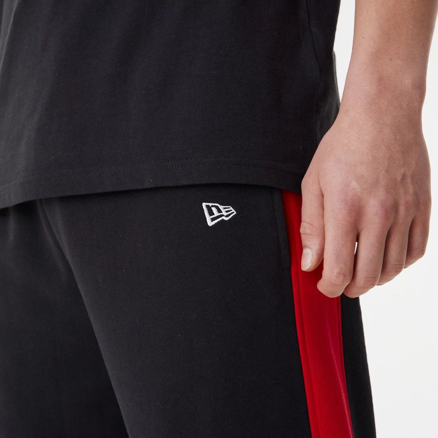 The Male model is wearing Chicago Bulls NBA Large Graphic Black Joggers 4