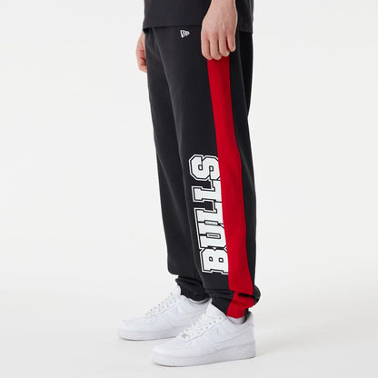 The Male model is wearing Chicago Bulls NBA Large Graphic Black Joggers 3