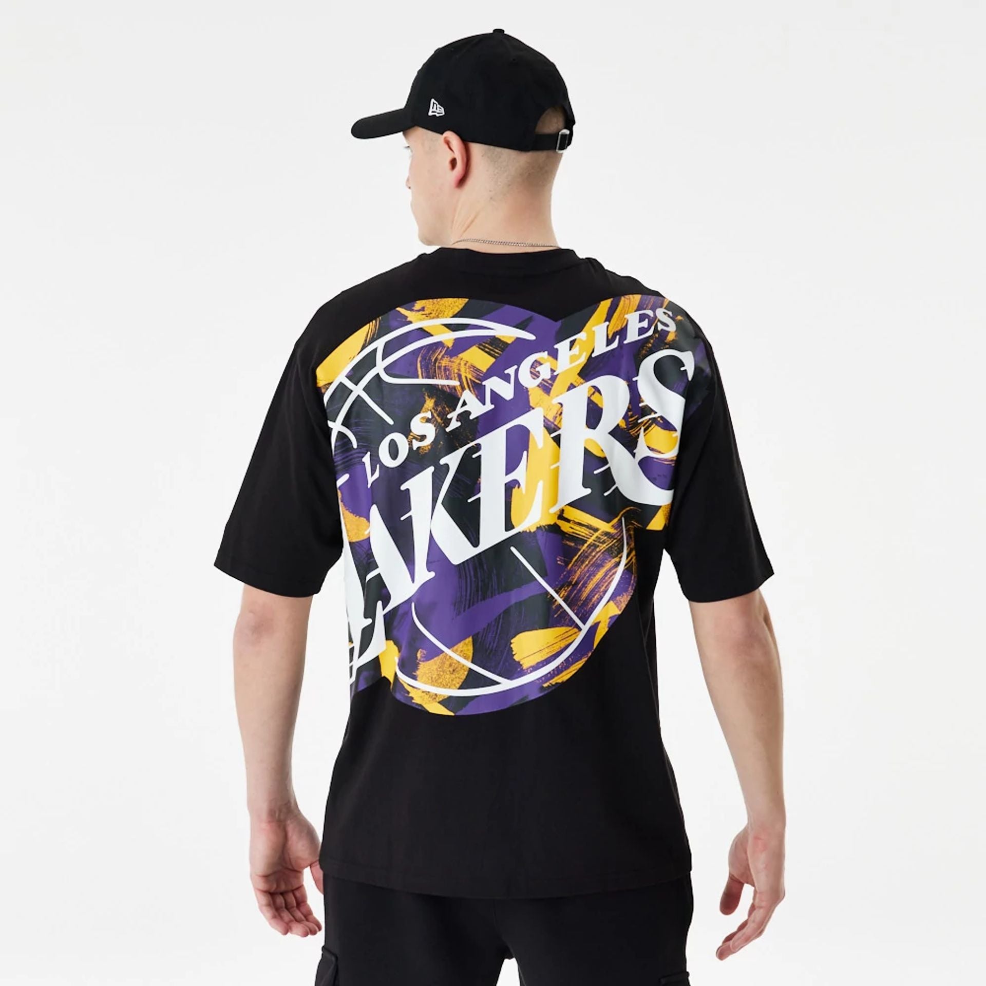 The Male model is wearing LA Lakers NBA Large Infill Black Oversized T-Shirt 1