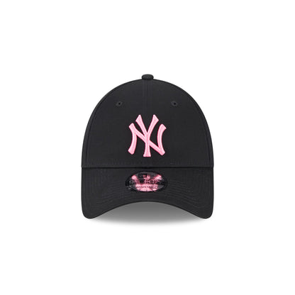 This is a New York Yankees Neon Black 9FORTY Adjustable Cap 2