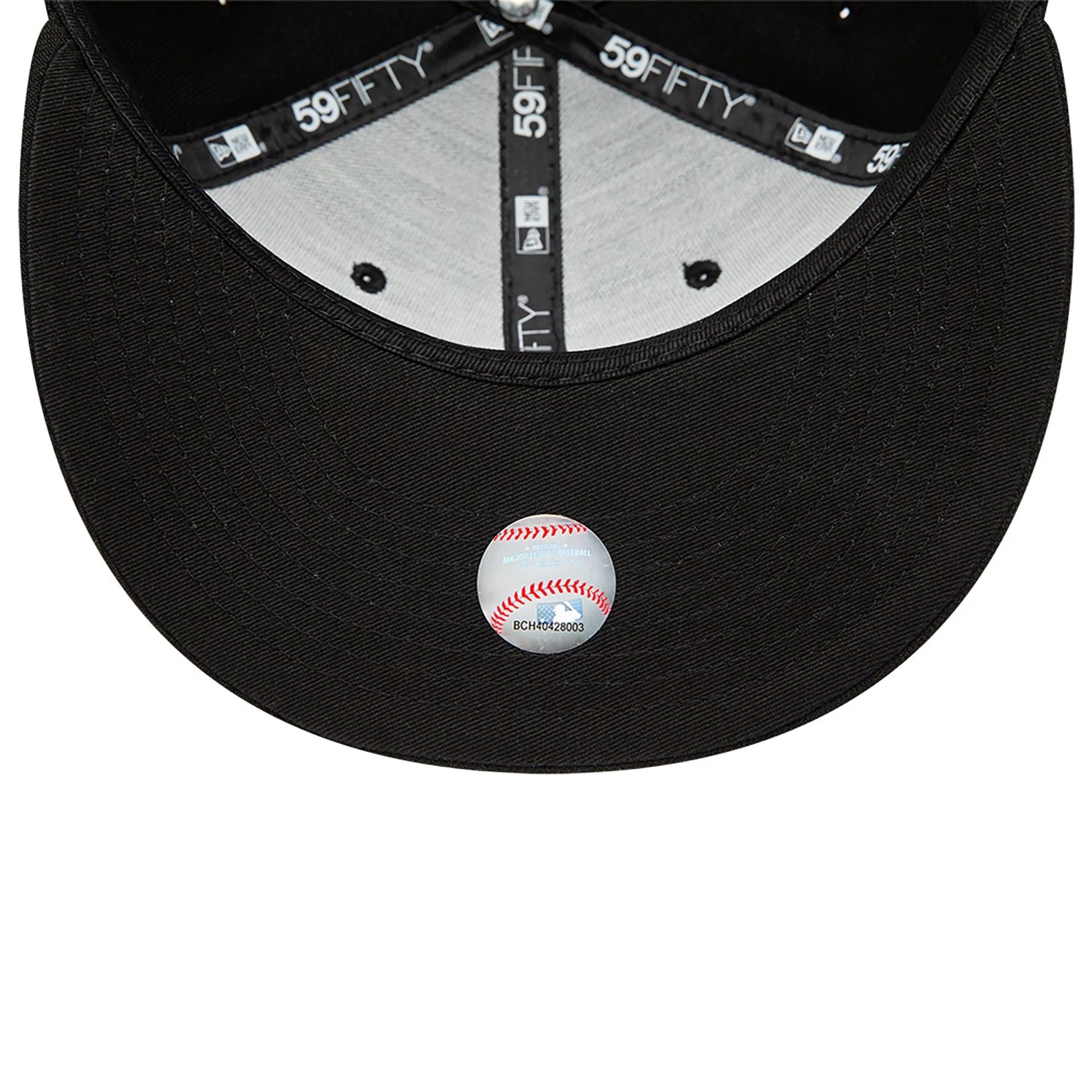 This is a Chicago White Sox MLB Black on Black 59FIFTY Fitted Cap 2