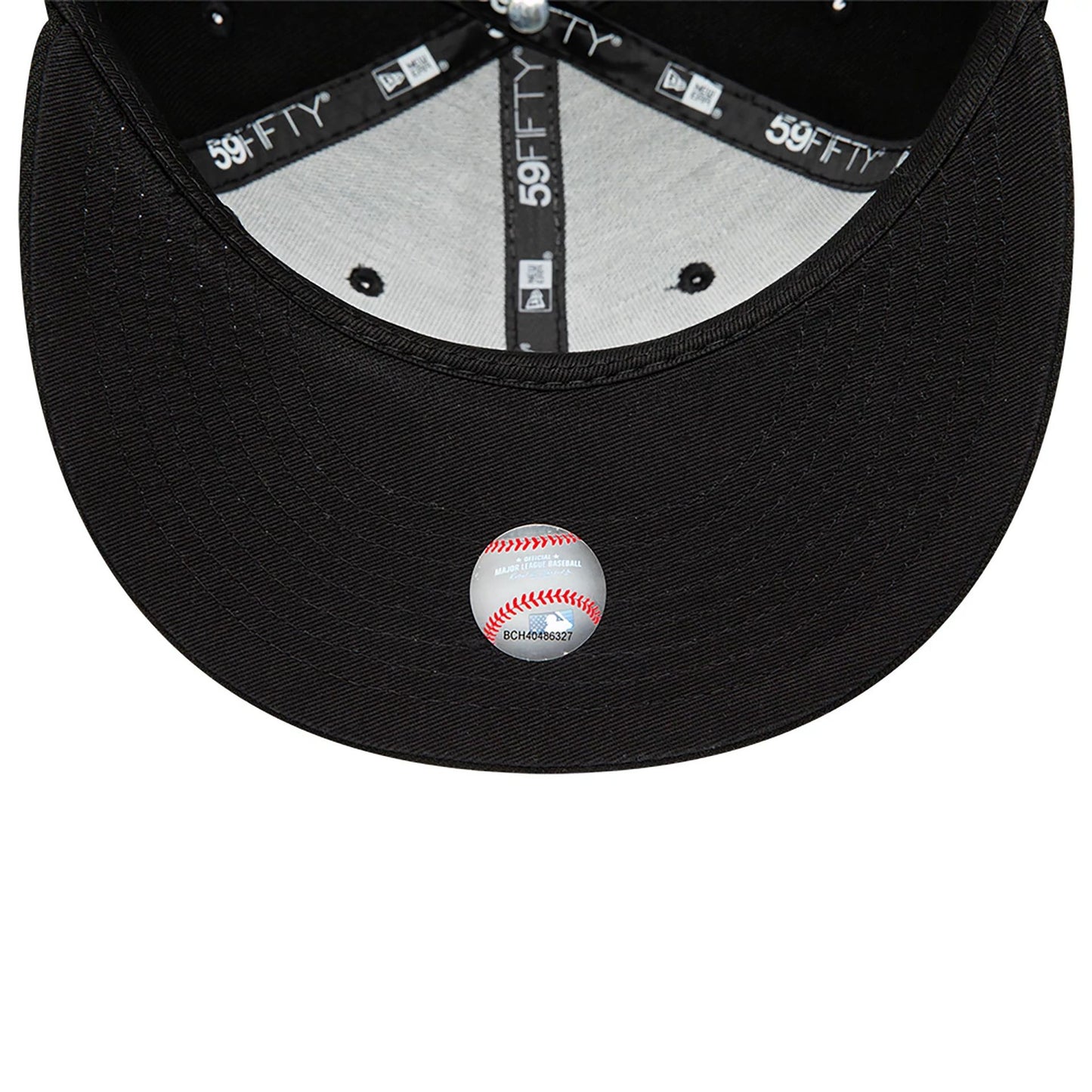 This is a Detroit Tigers MLB Black and White 59FIFTY Fitted Cap 2