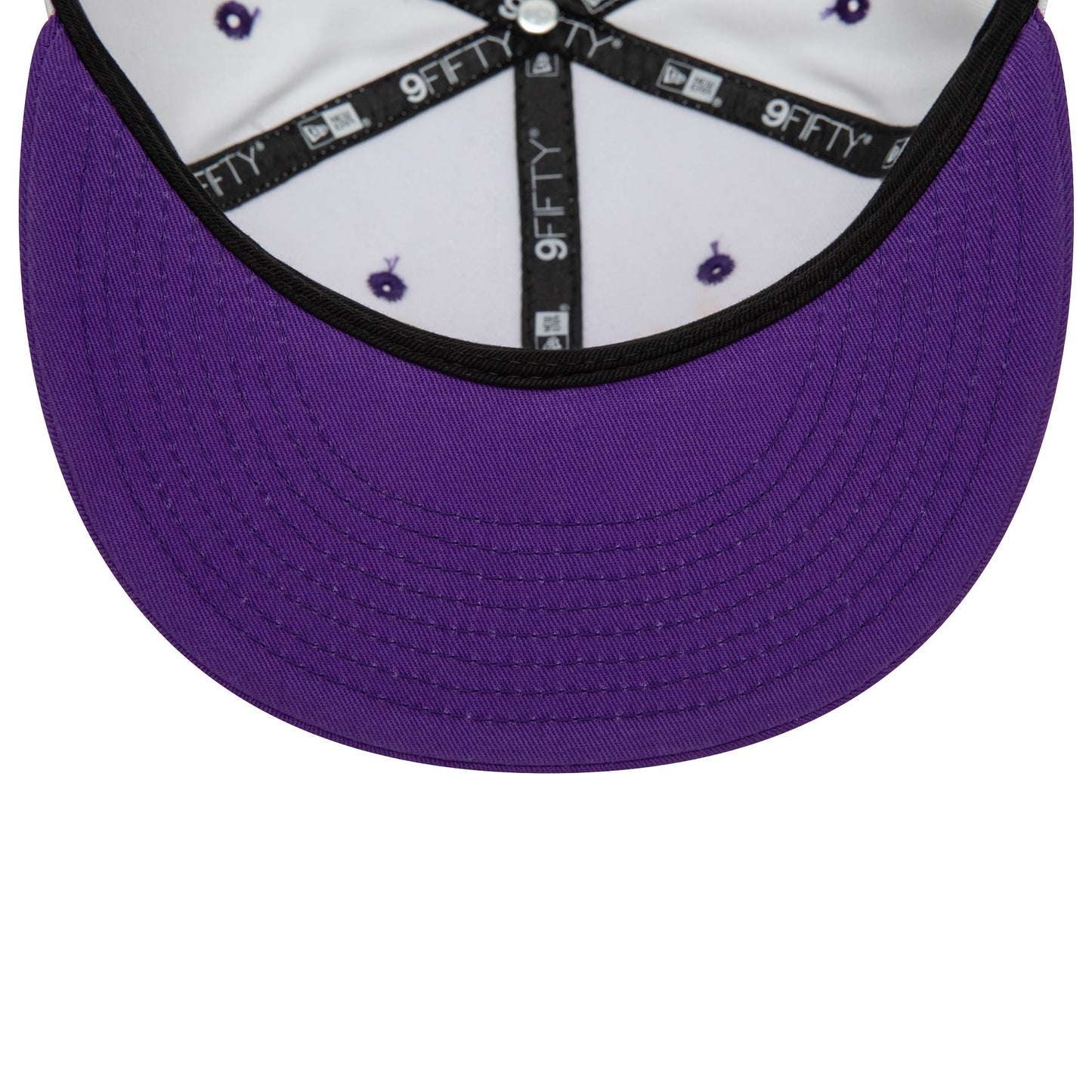 This is a LA Lakers Womens NBA White 9FIFTY Snapback Cap 5