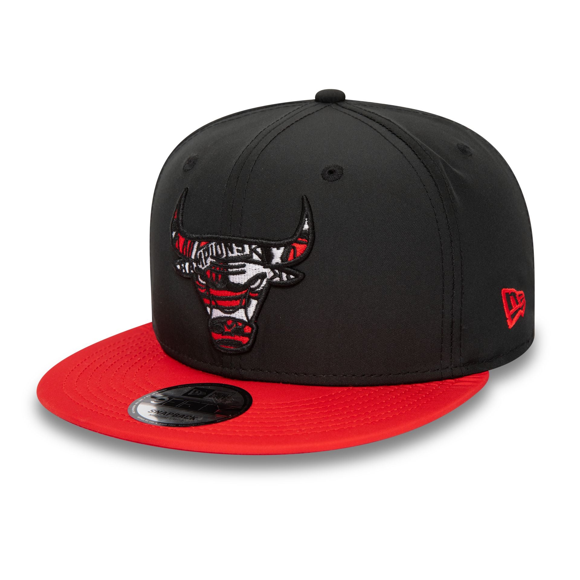 This is a Chicago Bulls Infill Black 9FIFTY Snapback Cap 1