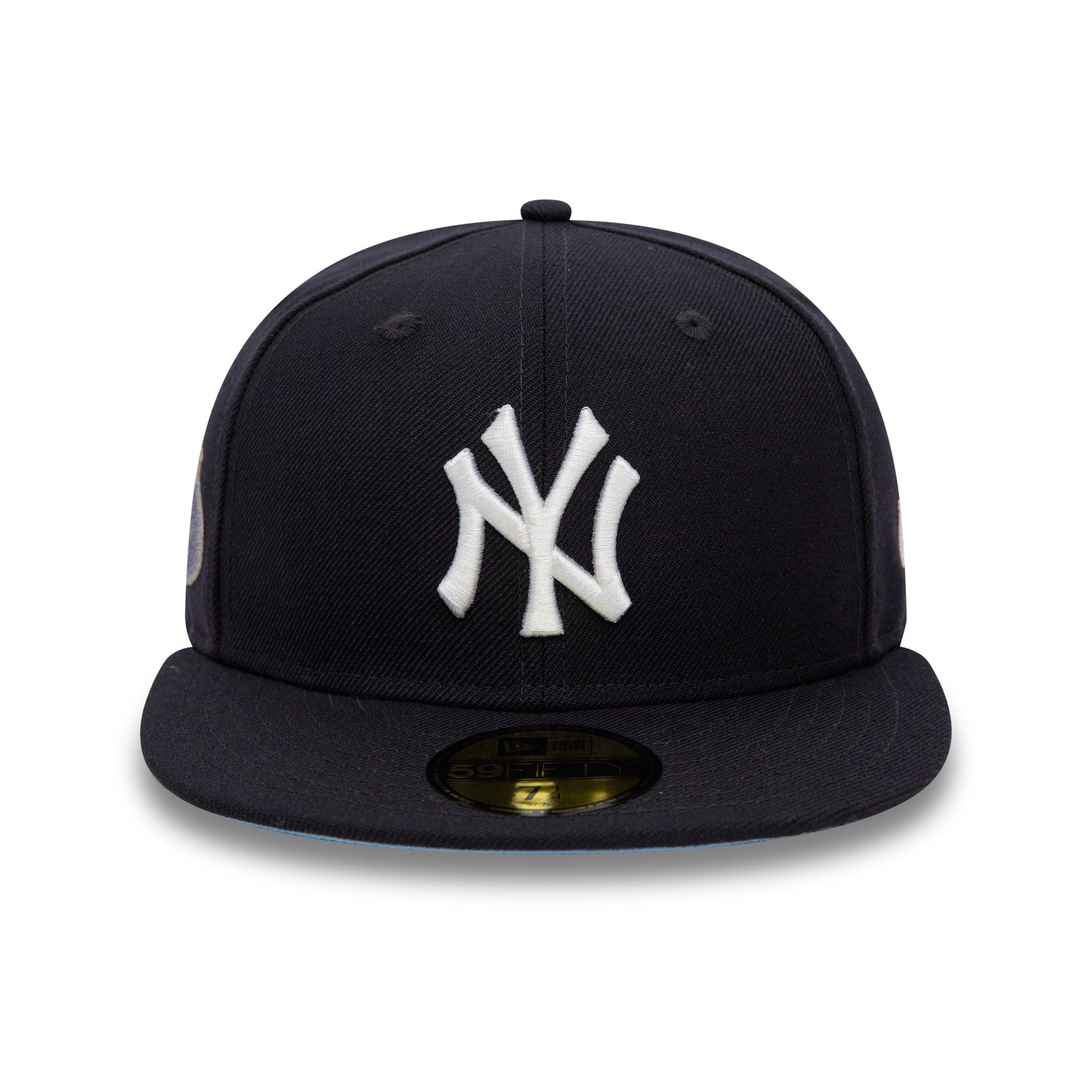 This is a New York Yankees MLB Icy Patch Navy 59FIFTY Fitted Cap 3