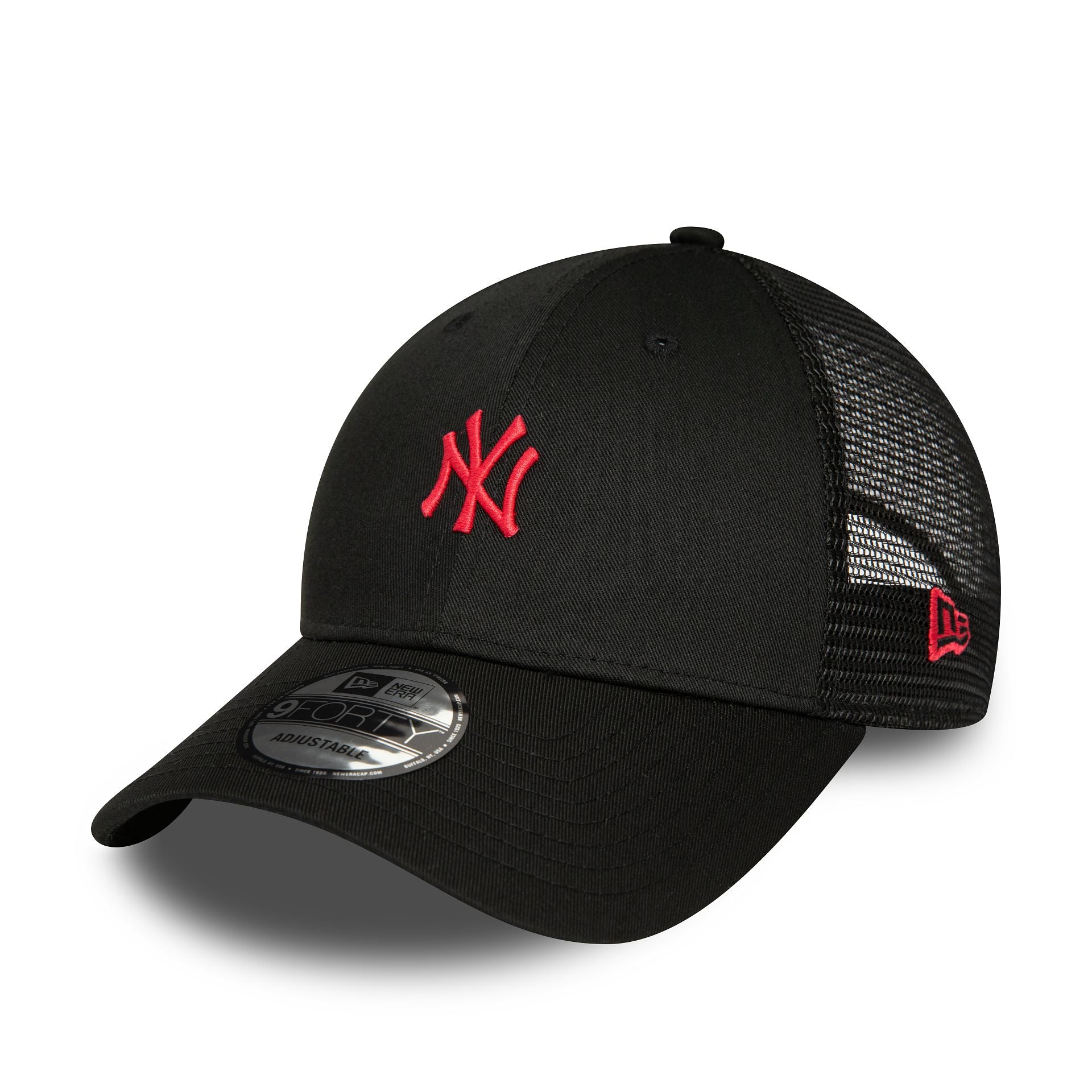 This is a New York Yankees Home Field Black 9FORTY Trucker Cap 1