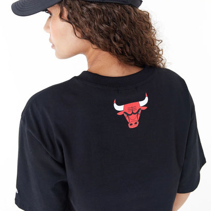 The Female model is wearing Chicago Bulls Womens NBA Team Wordmark Black Crop T-Shirt 5