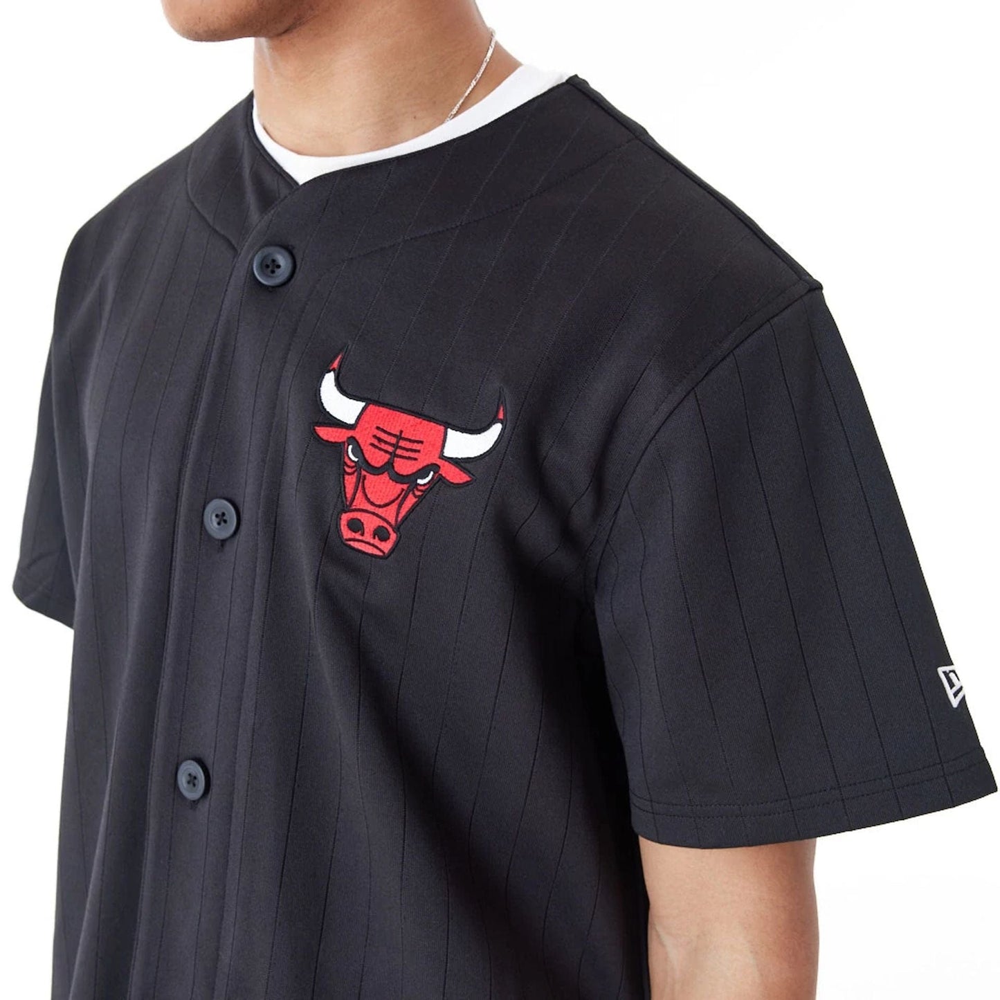 The Male model is wearing Chicago Bulls NBA Team Logo Black Jersey 8