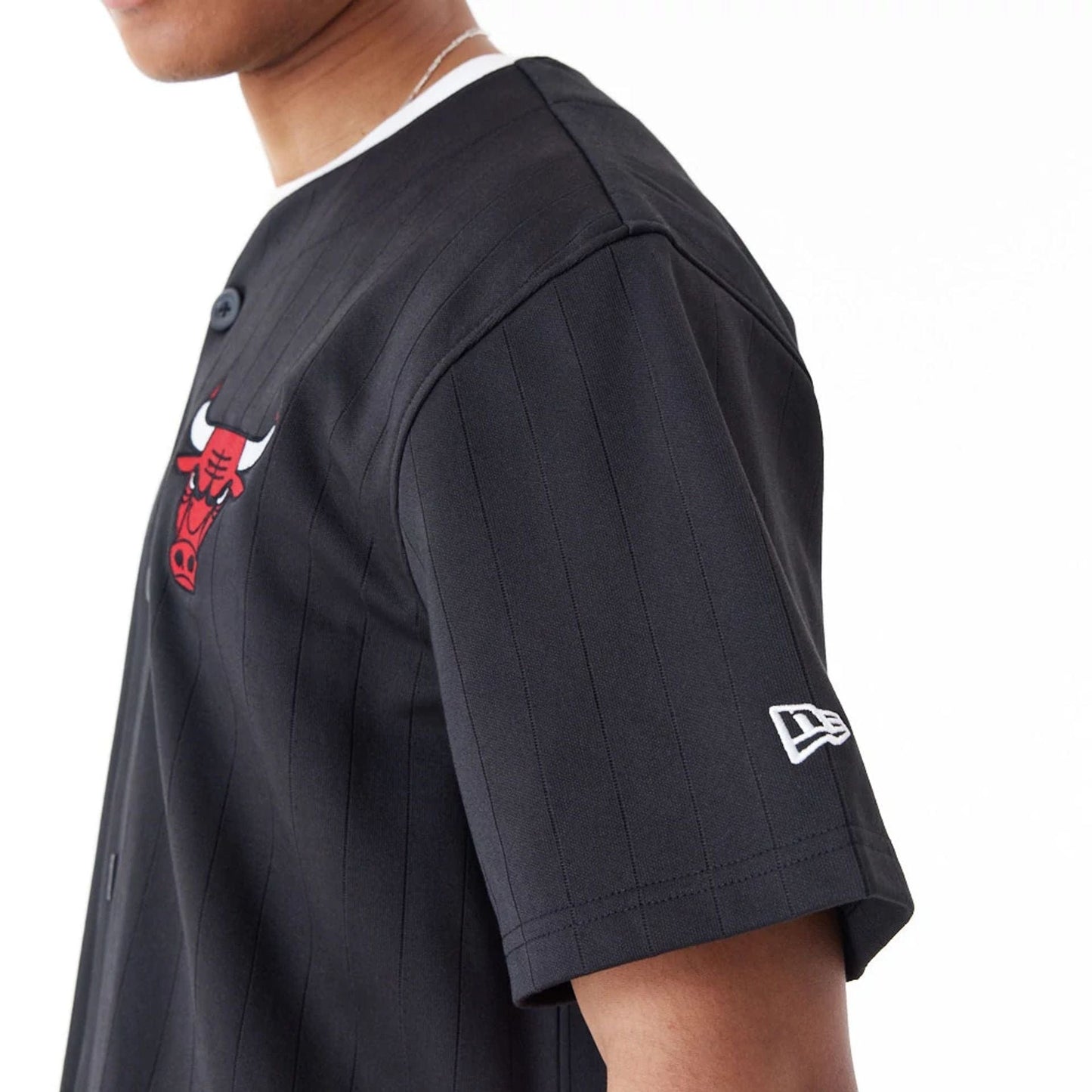 The Male model is wearing Chicago Bulls NBA Team Logo Black Jersey 7