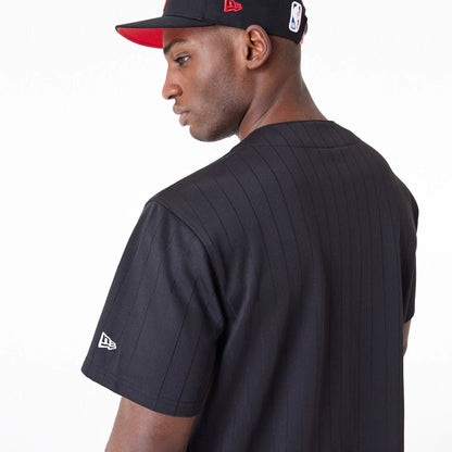 The Male model is wearing Chicago Bulls NBA Team Logo Black Jersey 2