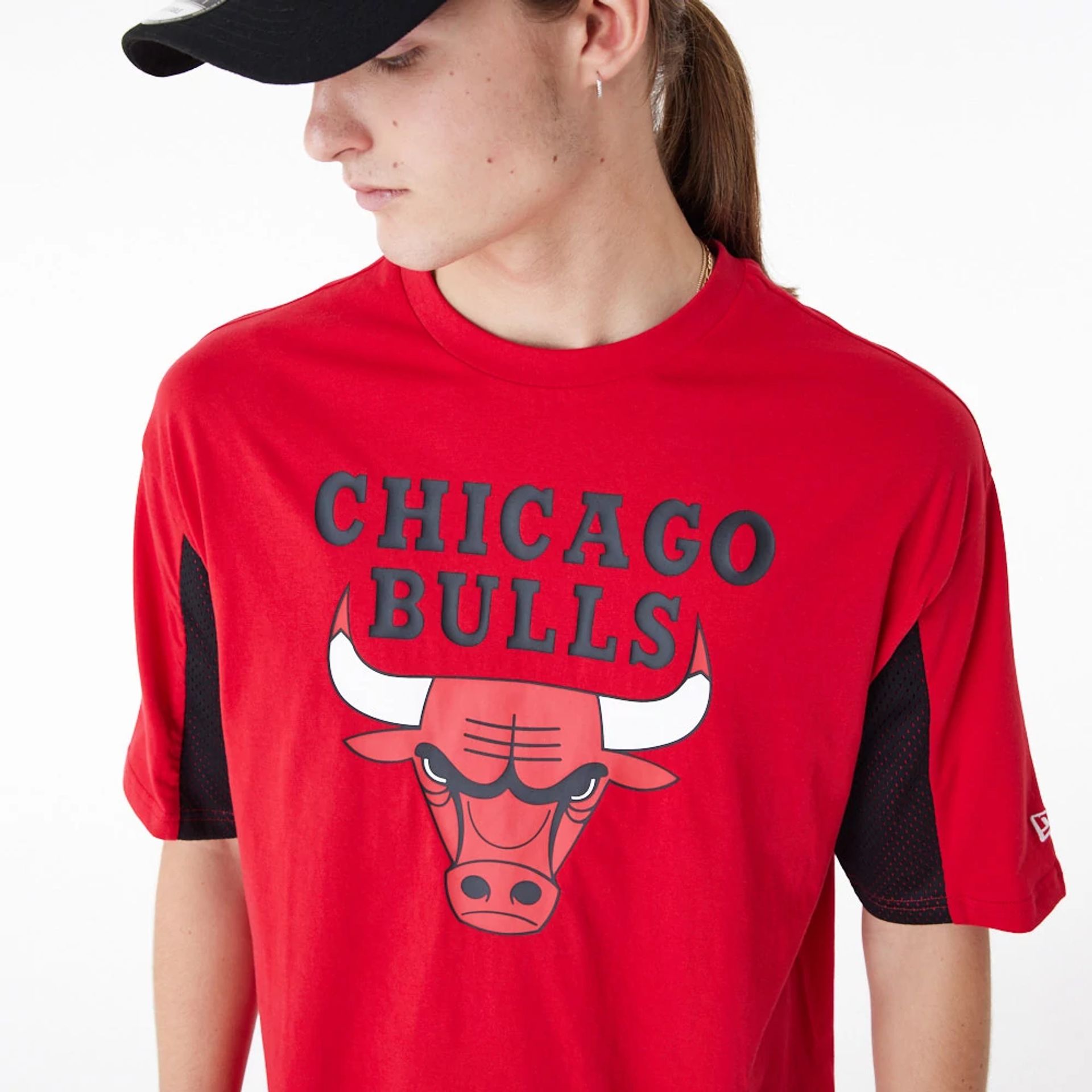 The Male model is wearing Chicago Bulls NBA Mesh Panel Red Oversized T-Shirt 6