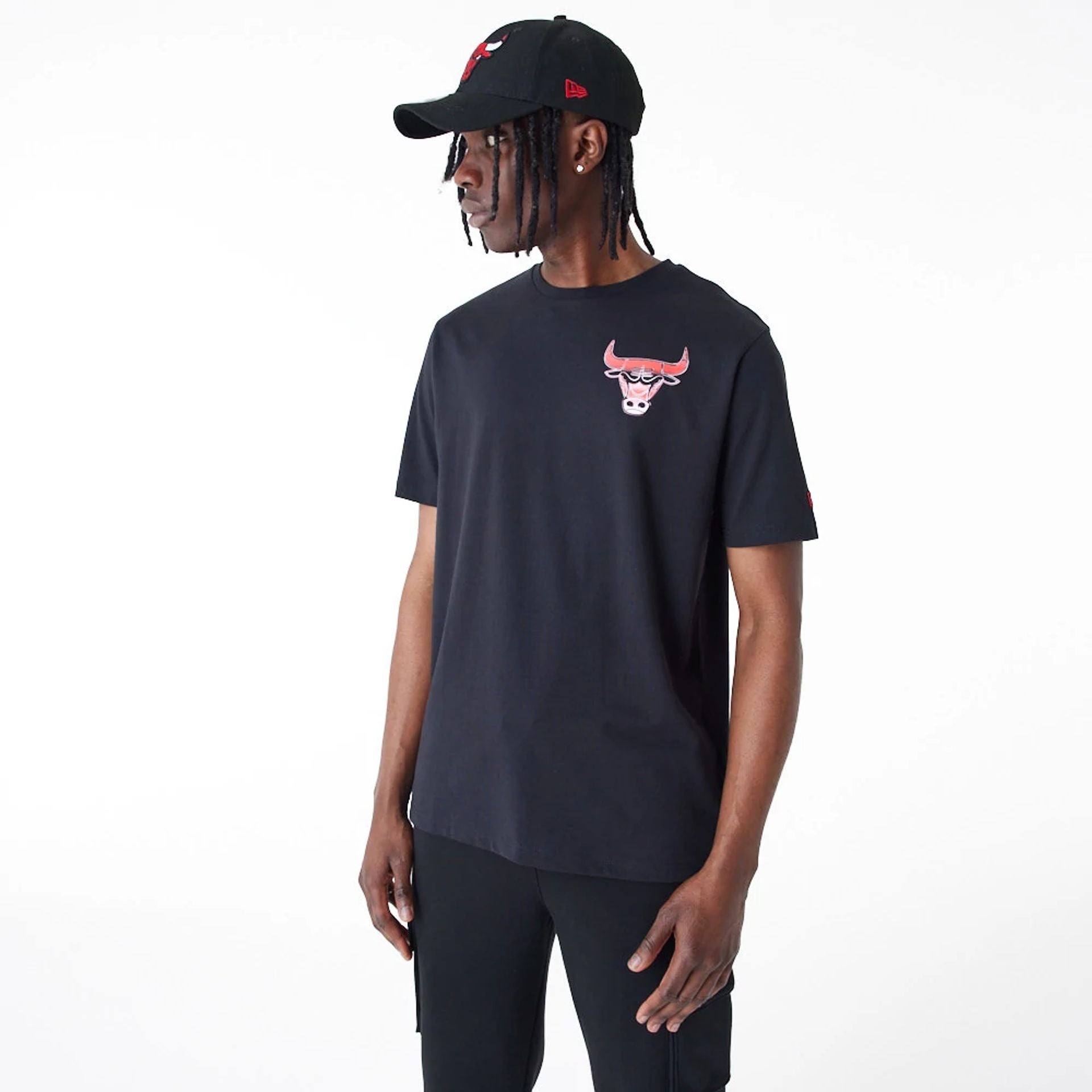 The Male model is wearing Chicago Bulls NBA Holographic Black Oversized T-Shirt 6