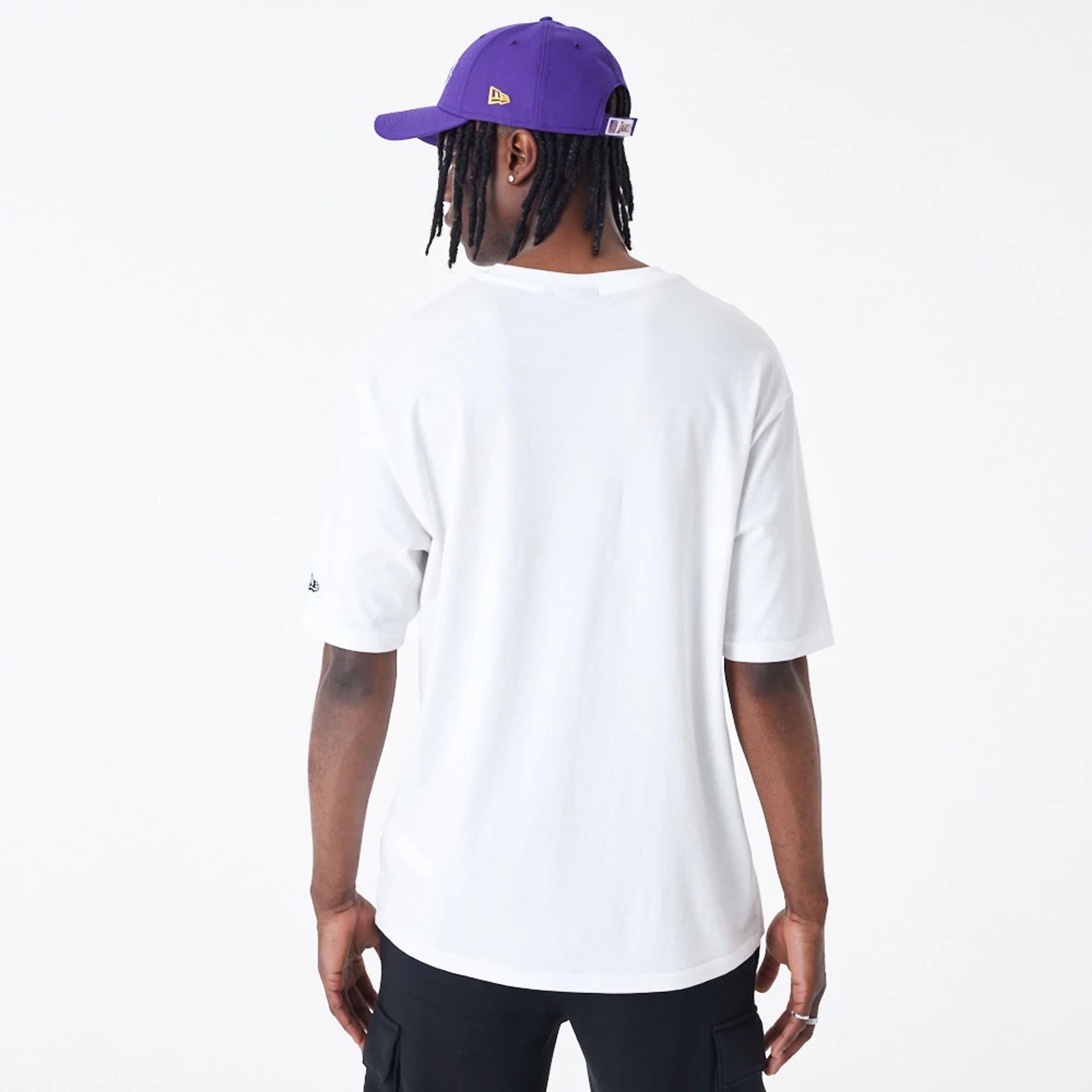 The Male model is wearing LA Lakers NBA Flame Graphic White Oversized T-Shirt 6