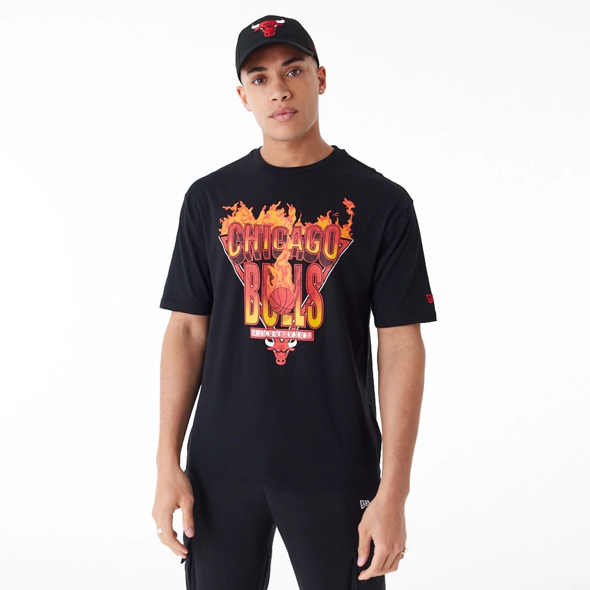 The Male model is wearing Chicago Bulls NBA Flame Graphic Black Oversized T-Shirt 1