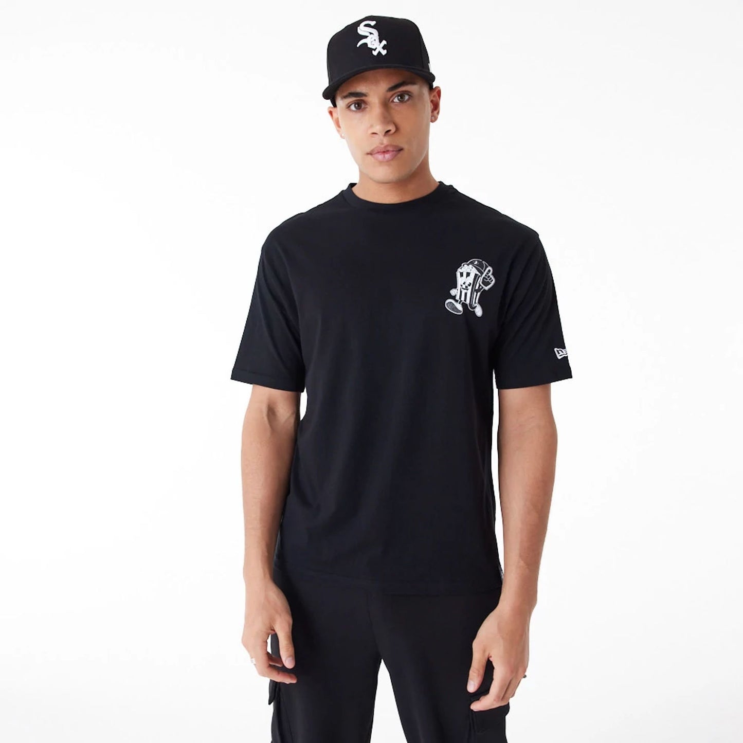 The Male model is wearing Chicago White Sox MLB Food Graphic Black Oversized T-Shirt 10