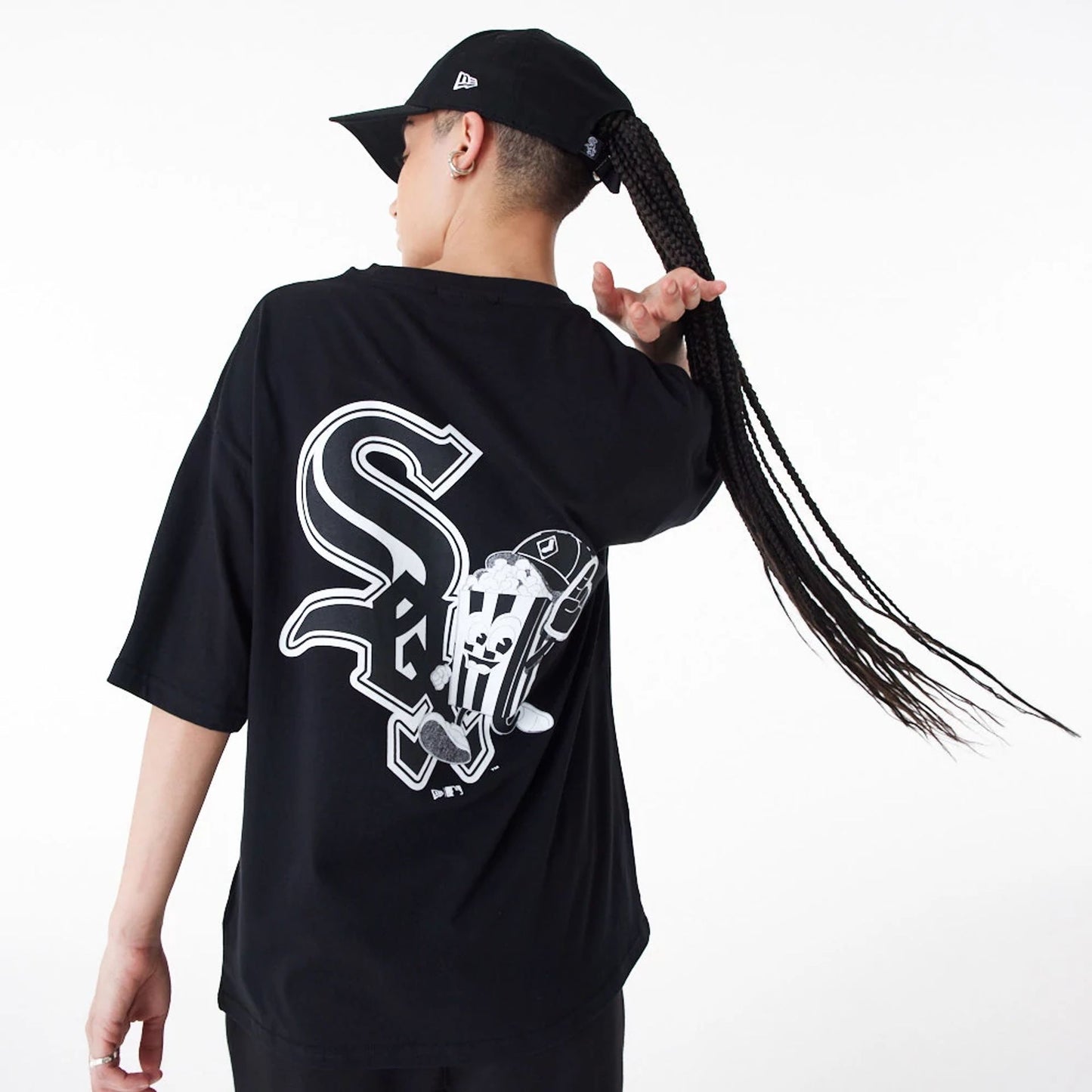 The Male model is wearing Chicago White Sox MLB Food Graphic Black Oversized T-Shirt 11