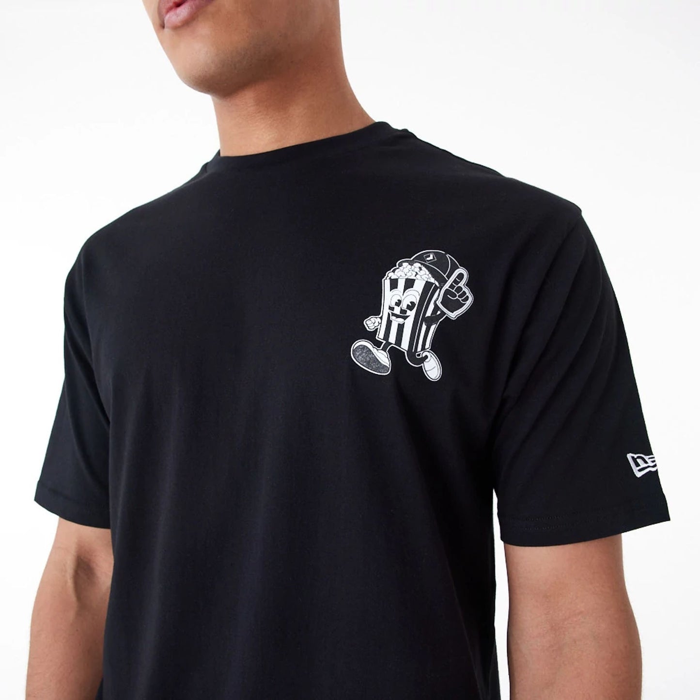 The Male model is wearing Chicago White Sox MLB Food Graphic Black Oversized T-Shirt 8