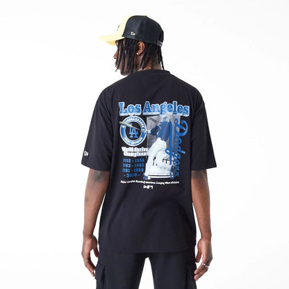 The Male model is wearing LA Dodgers MLB Player Graphic Black Oversized T-Shirt 6