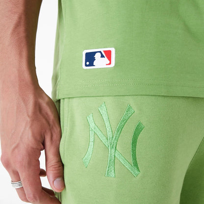 The Male model is wearing New York Yankees League Essential Green Oversized T-Shirt 9