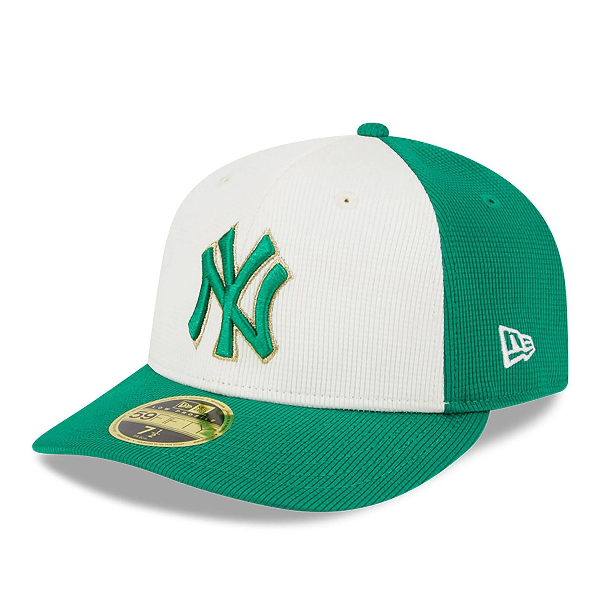 This is a New York Yankees St. Patrick's Day Green Low Profile 59FIFTY Fitted Cap 1