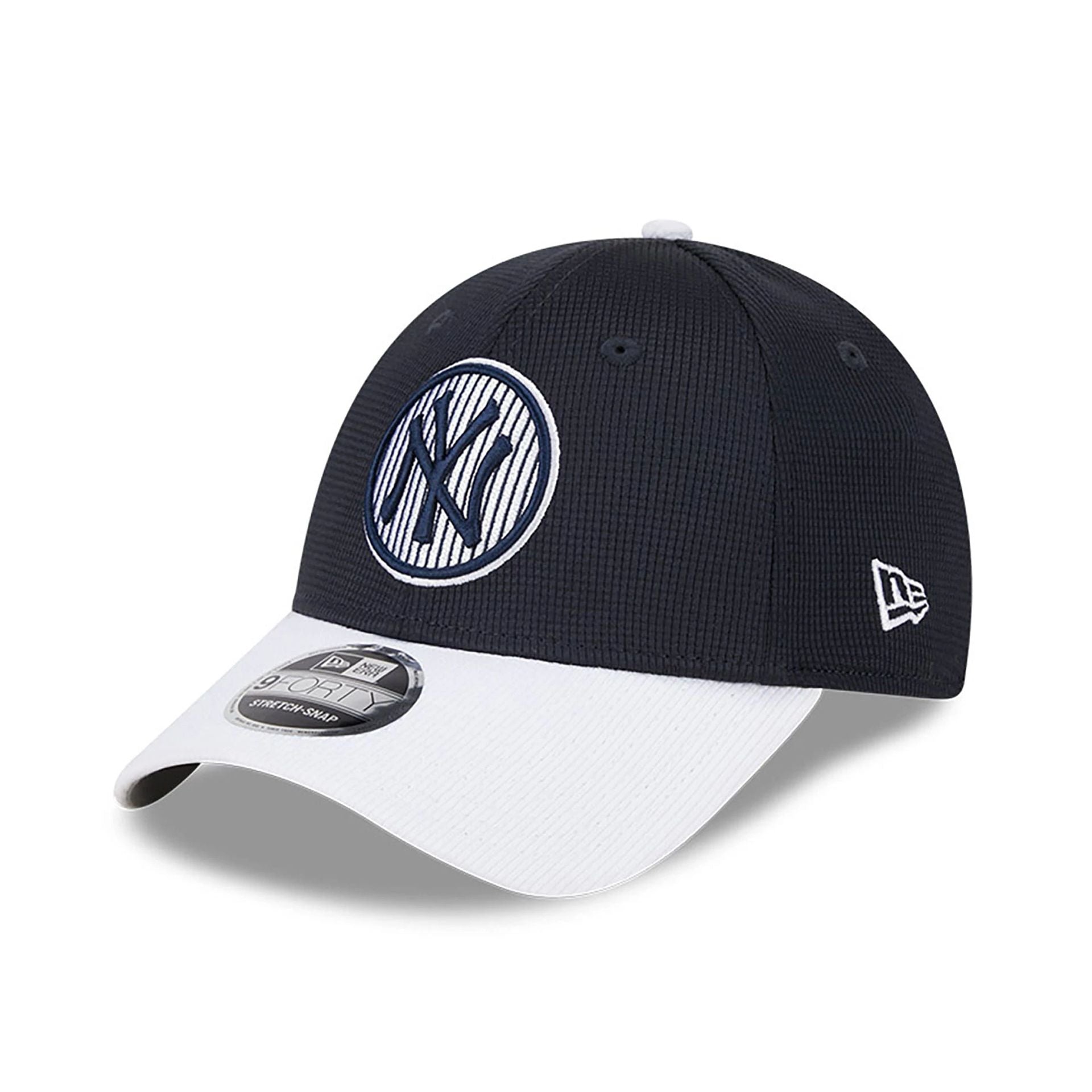 This is a New York Yankees MLB Batting Practice Navy 9FORTY Stretch Snap Adjustable Cap 1