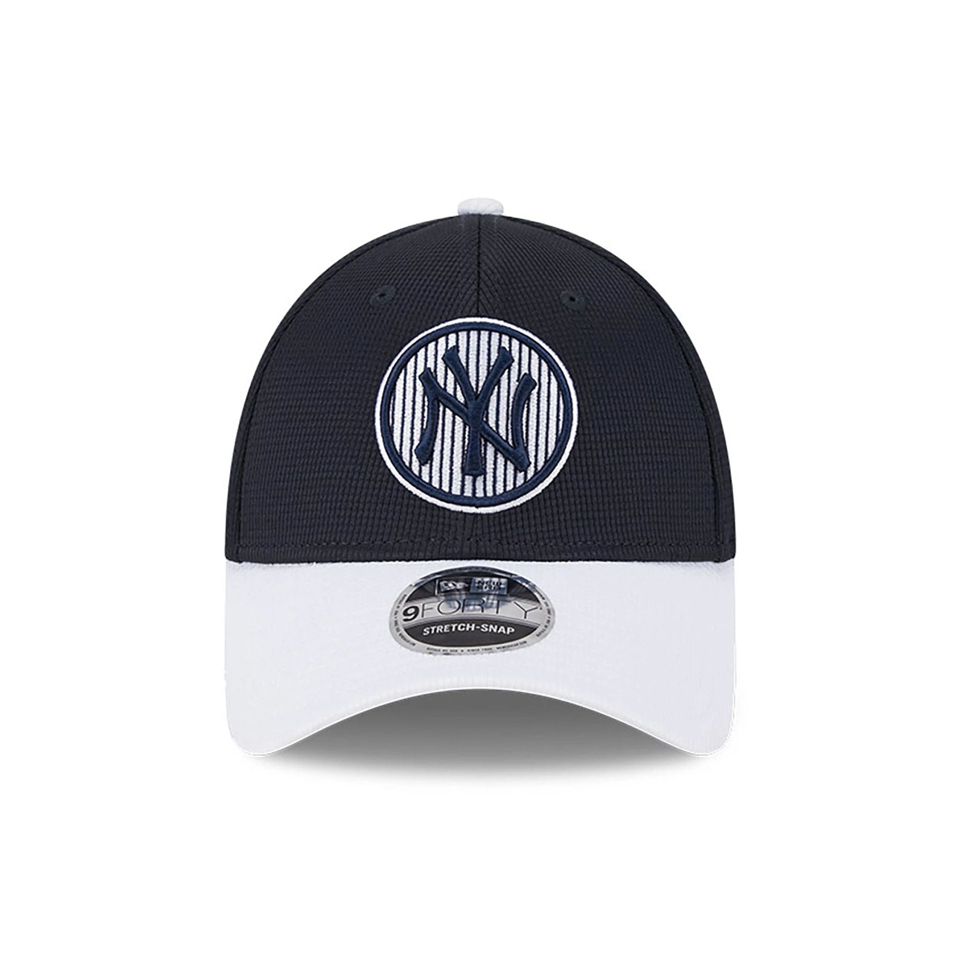 This is a New York Yankees MLB Batting Practice Navy 9FORTY Stretch Snap Adjustable Cap 2