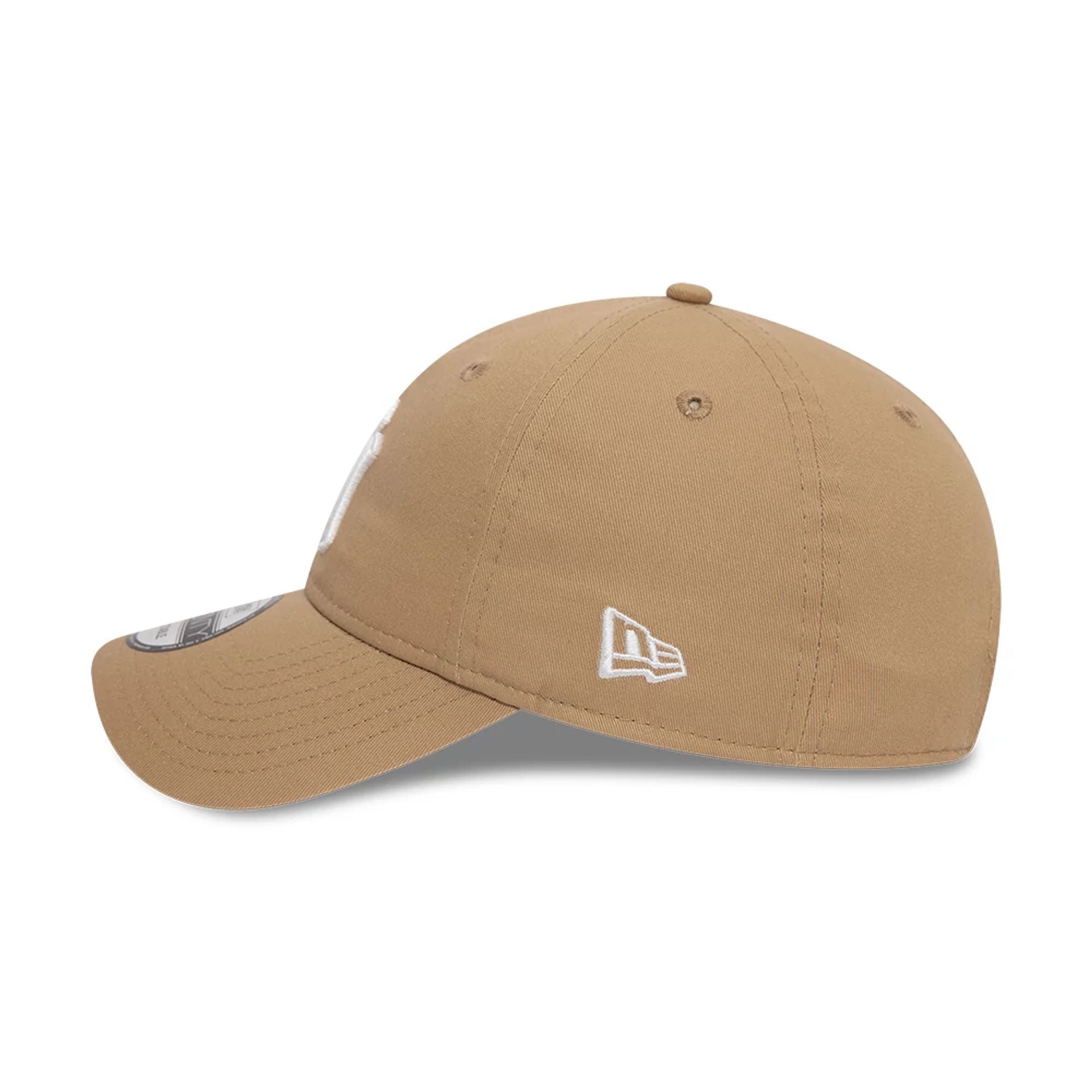 This is a New York Yankees League Essential Light Beige 9TWENTY Adjustable Cap 4