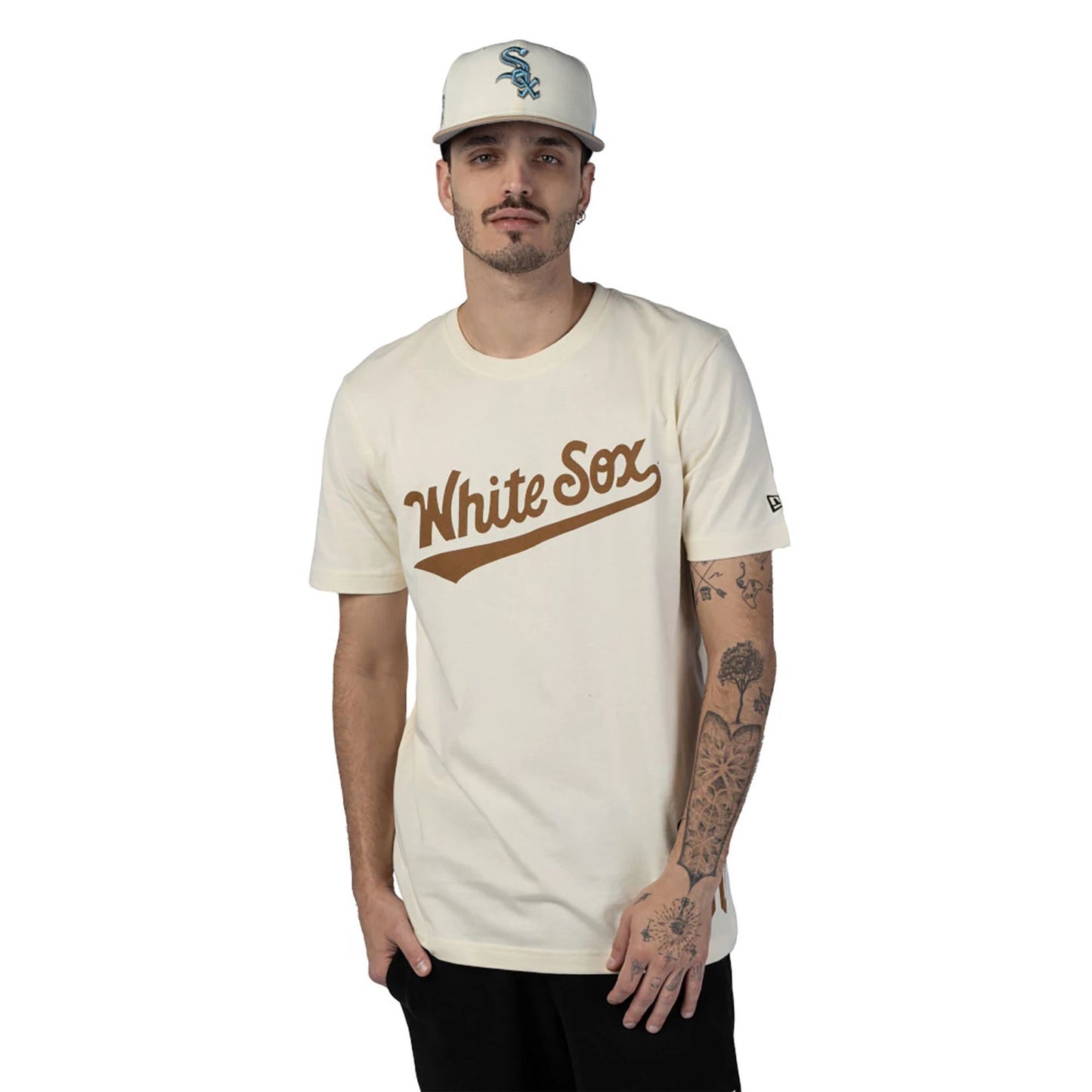 The Male model is wearing Chicago White Sox MLB Cord White T-Shirt 5