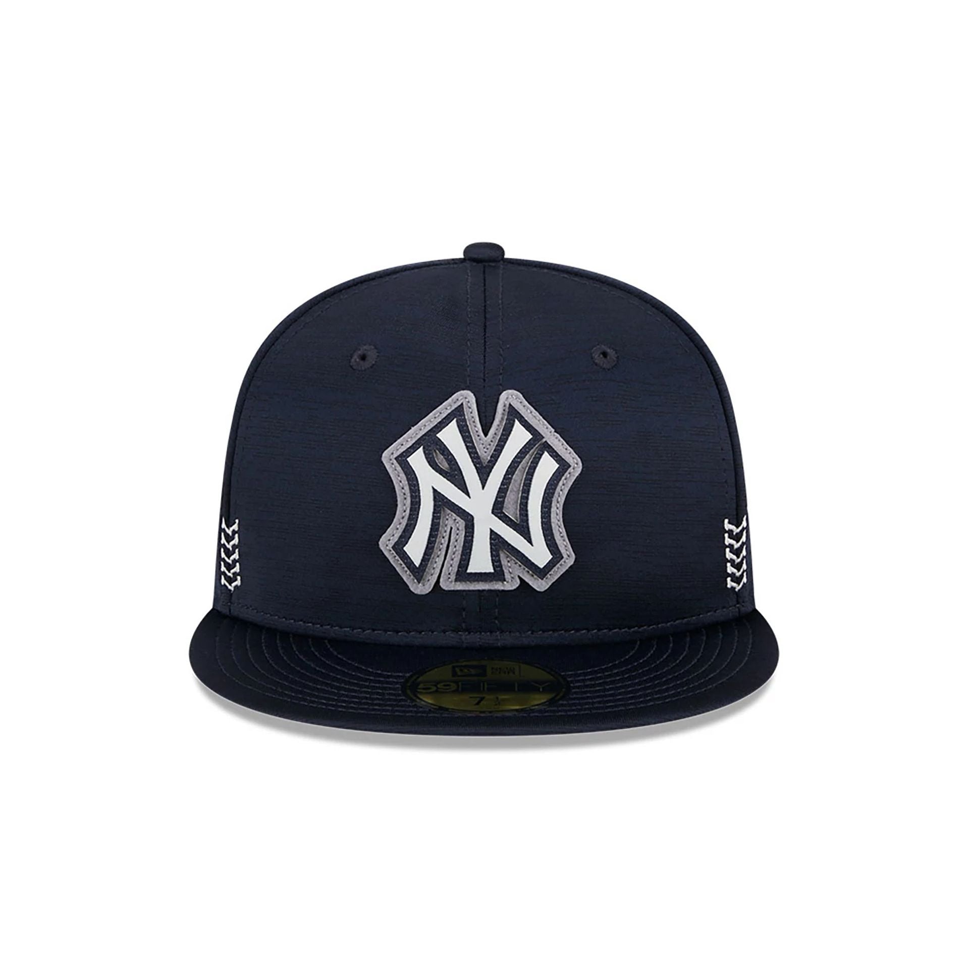 This is a New York Yankees Clubhouse Navy 59FIFTY Fitted Cap 3