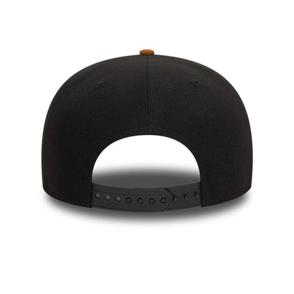 This is a New Era Oval Patch Black 9FIFTY Snapback Cap 2