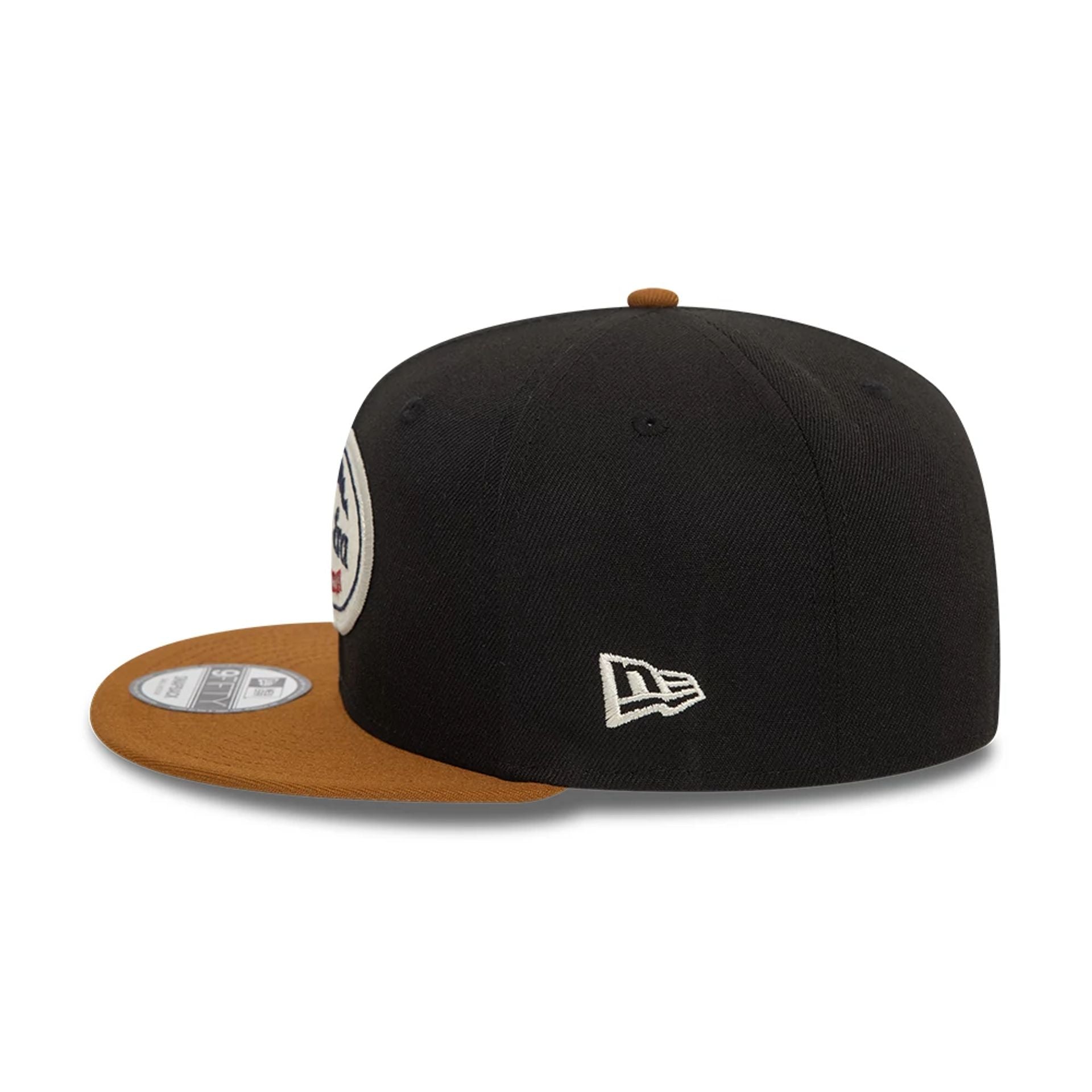 This is a New Era Oval Patch Black 9FIFTY Snapback Cap 6