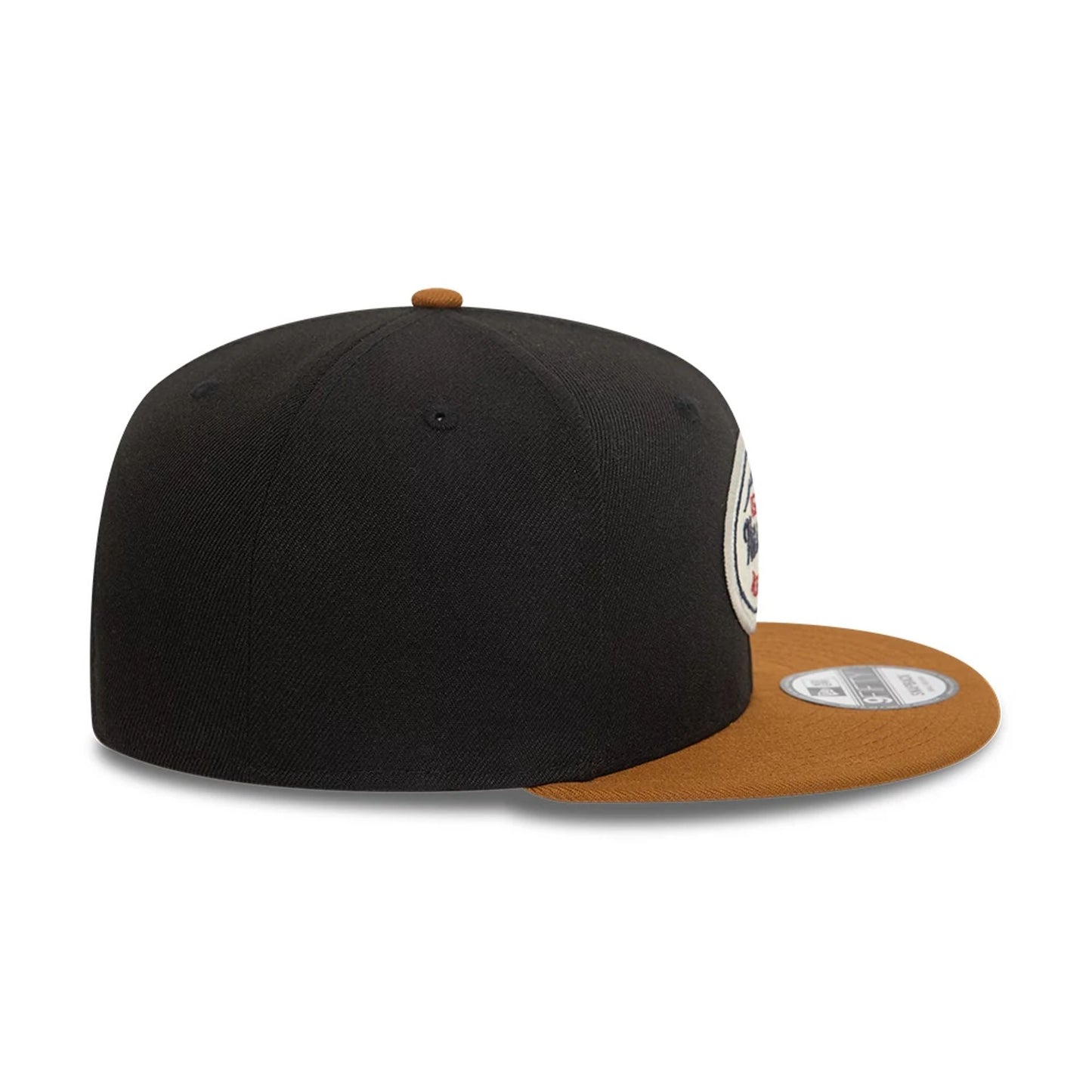 This is a New Era Oval Patch Black 9FIFTY Snapback Cap 7