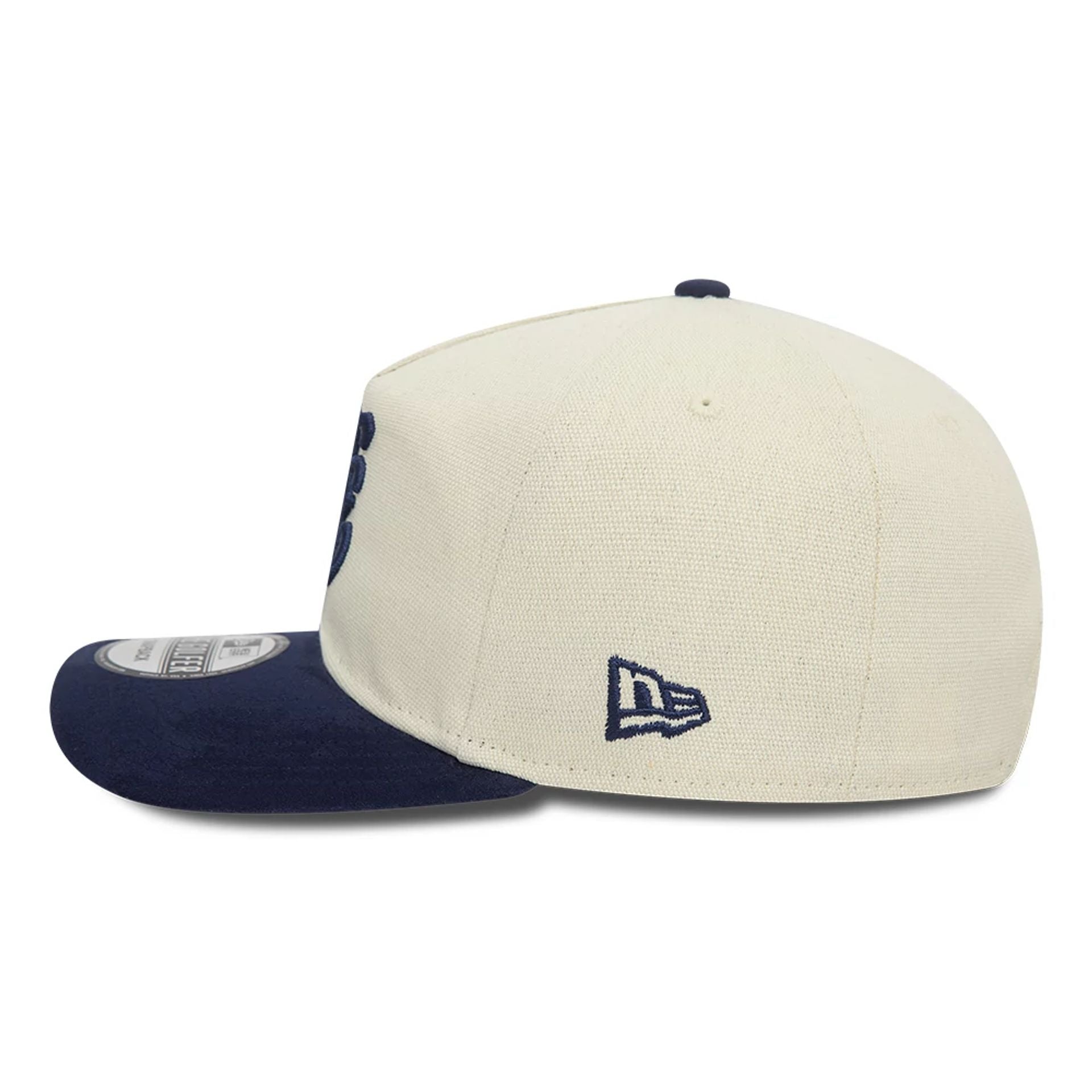 This is a New Era Two Tone Light Beige and Navy Golfer Cap 6