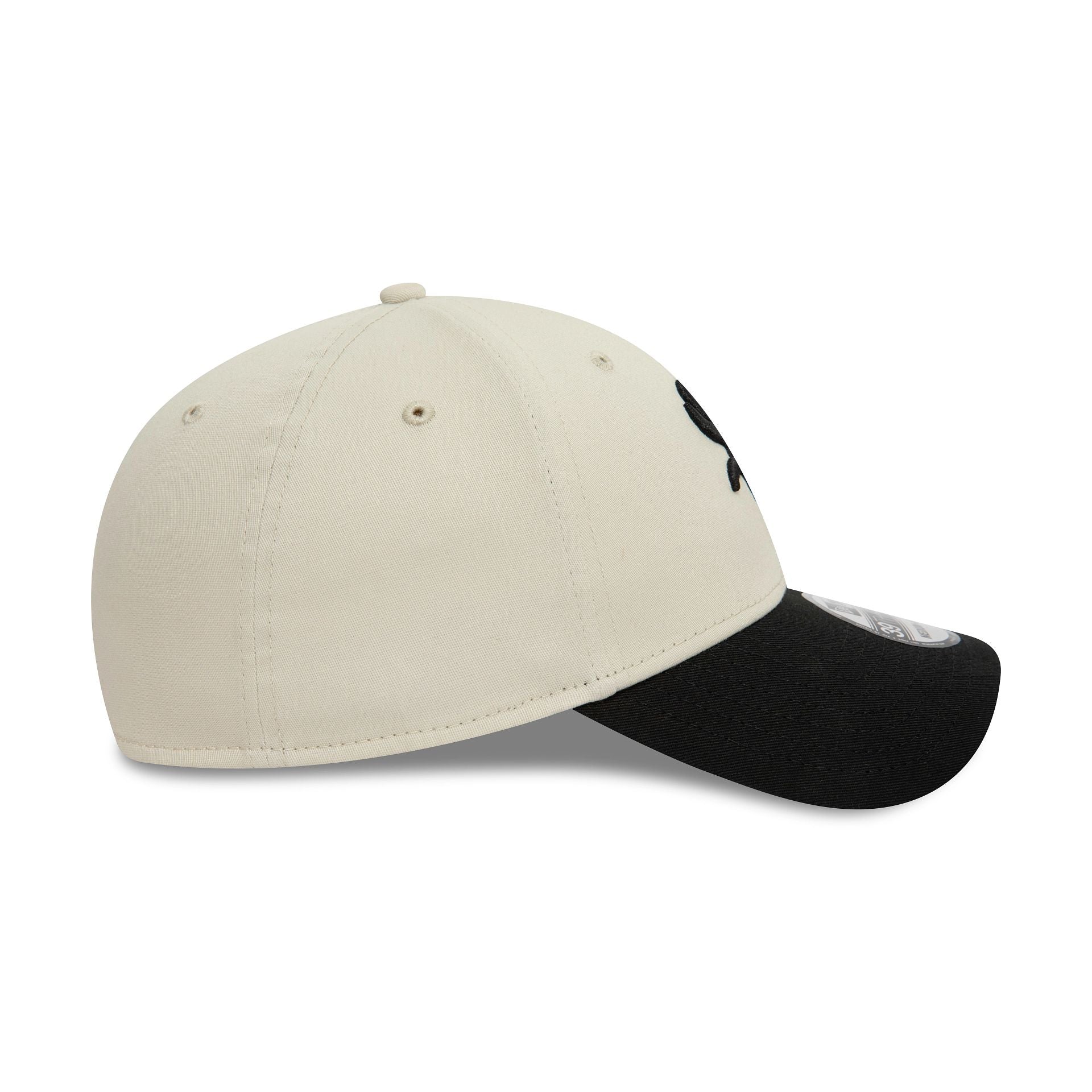 This is a Chicago White Sox MLB Contrast Crown Light Beige 39THIRTY Stretch Fit Cap 7