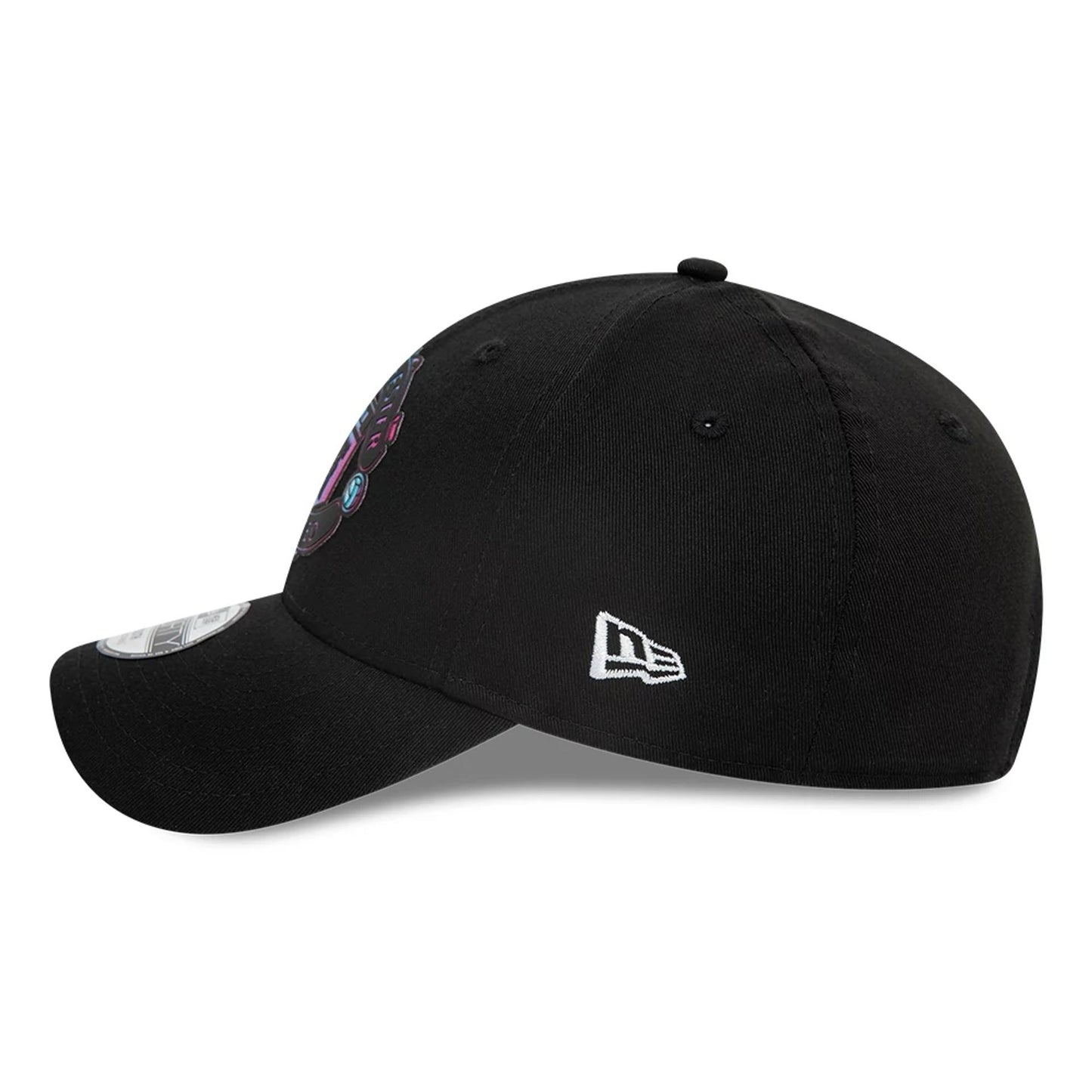 This is a Manchester United FC Youth Holographic Black 9FORTY Adjustable Cap 3