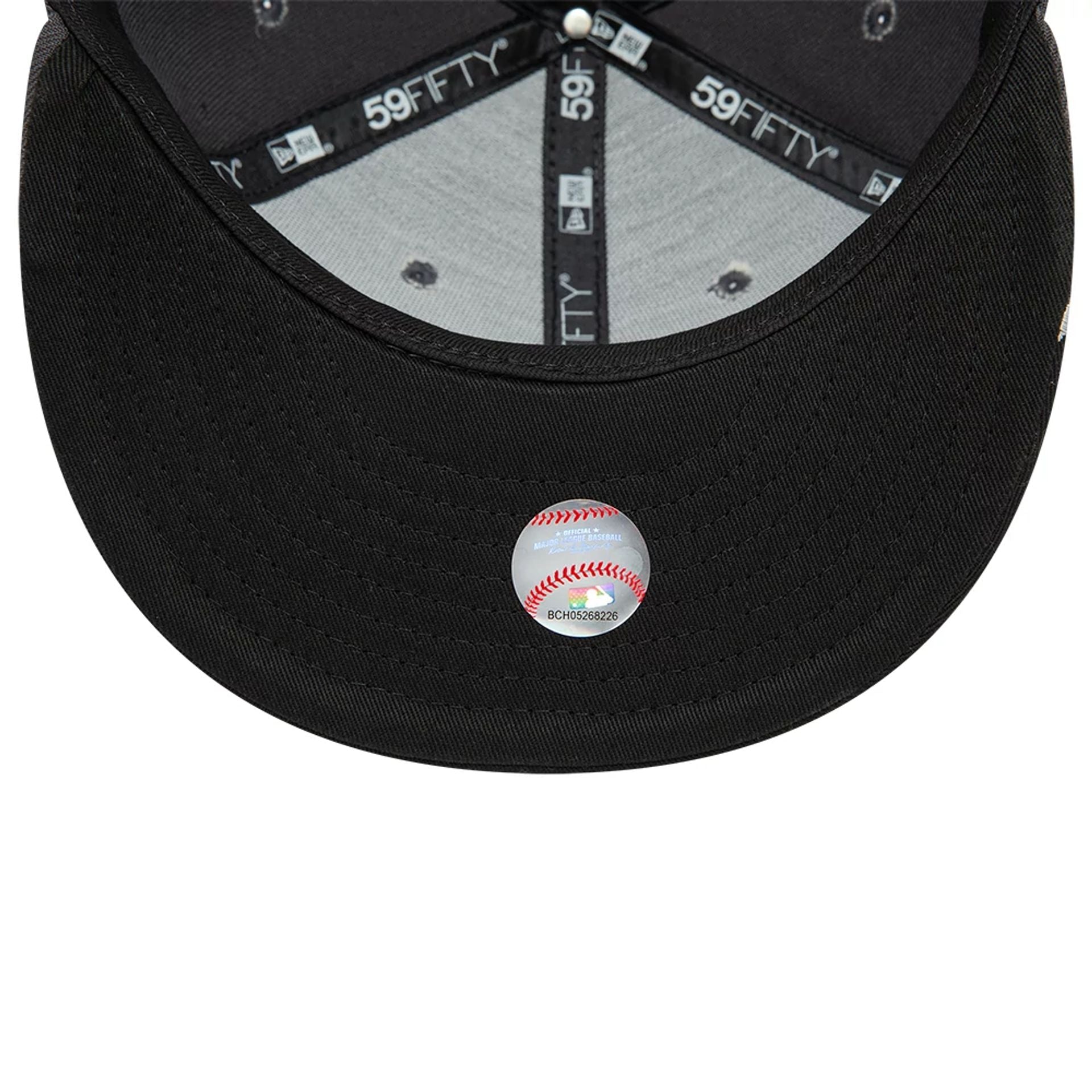 This is a Chicago White Sox MLB Flame Visor Dark Grey 59FIFTY Fitted Cap 2