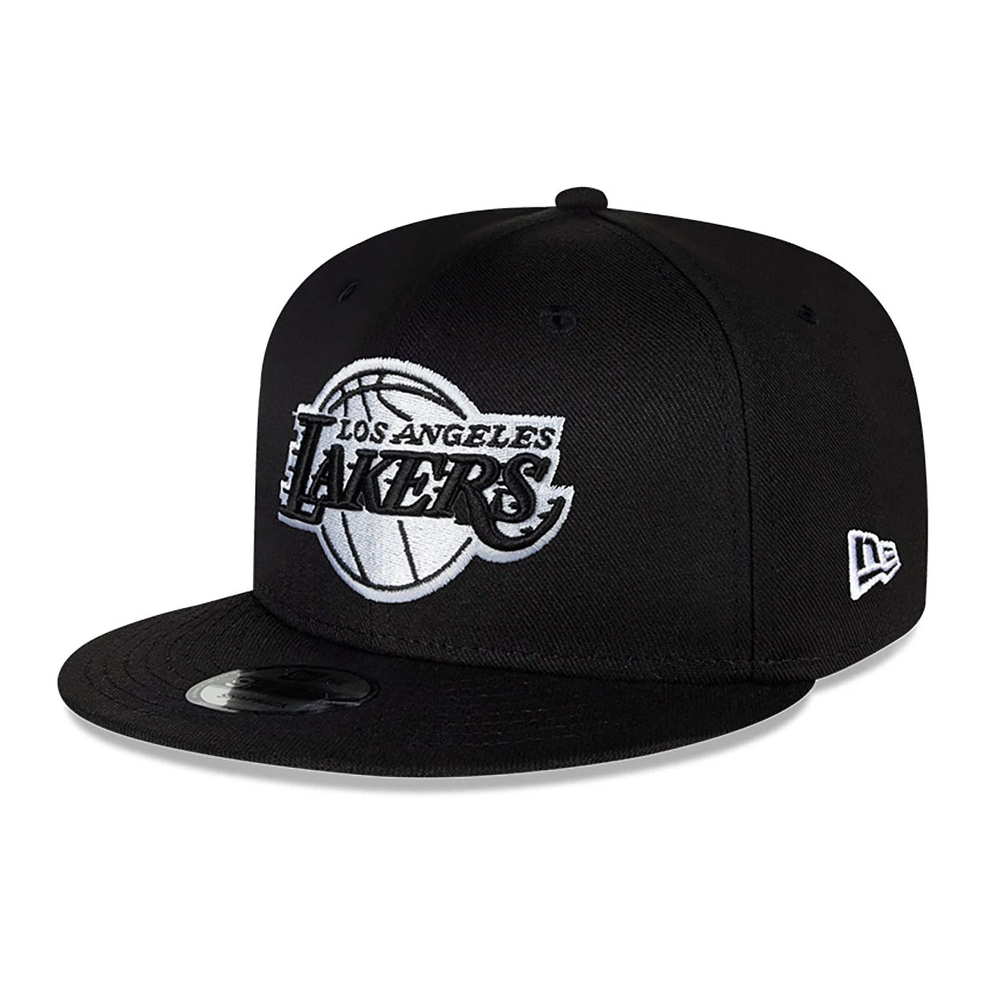 This is a LA Lakers Chain Stitch Black 9FIFTY Snapback Cap 1