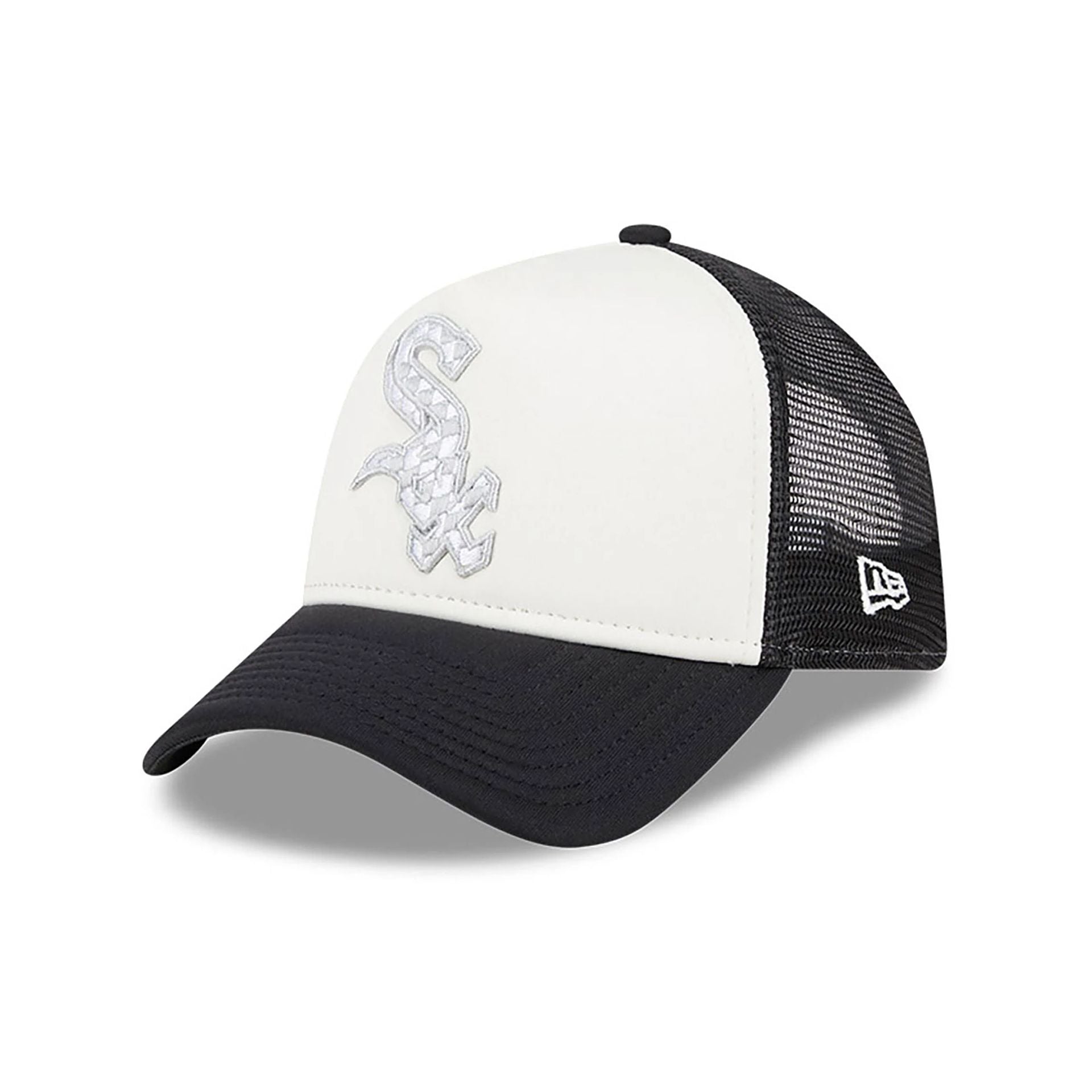 This is a Chicago White Sox Check Flag Black 9FORTY A-Frame Adjustable Trucker Cap 1