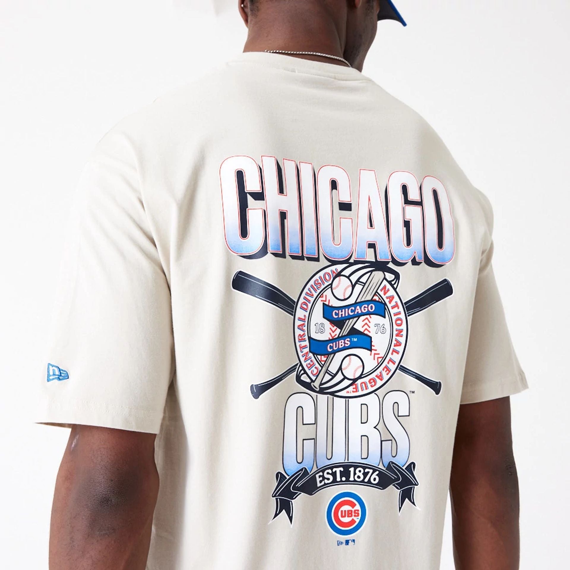 The Male model is wearing Chicago Cubs Baseball Oversized Graphic Stone T-Shirt 6