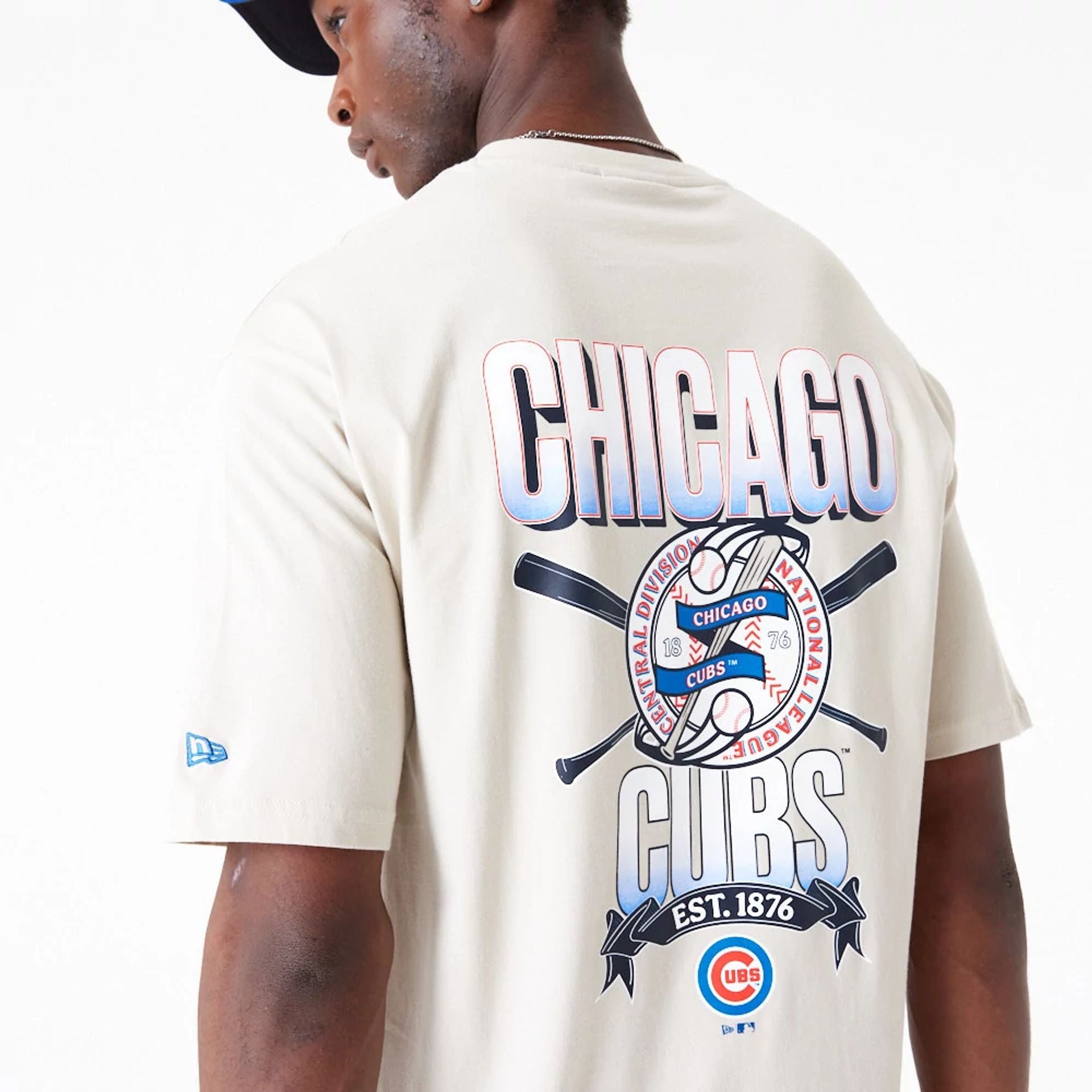 The Male model is wearing Chicago Cubs Baseball Oversized Graphic Stone T-Shirt 7