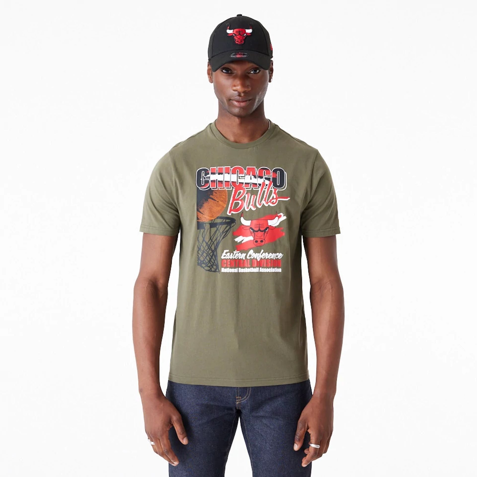 The Male model is wearing Chicago Bulls NBA Player Graphic Green T-Shirt 1