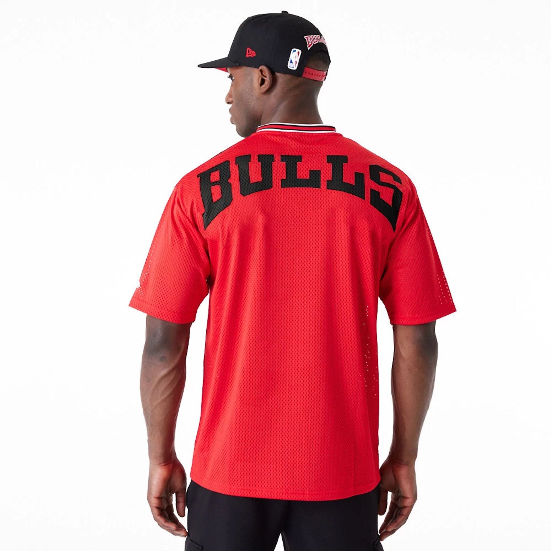 The Male model is wearing Chicago Bulls NBA Arch Graphic Jersey Red T-Shirt 2