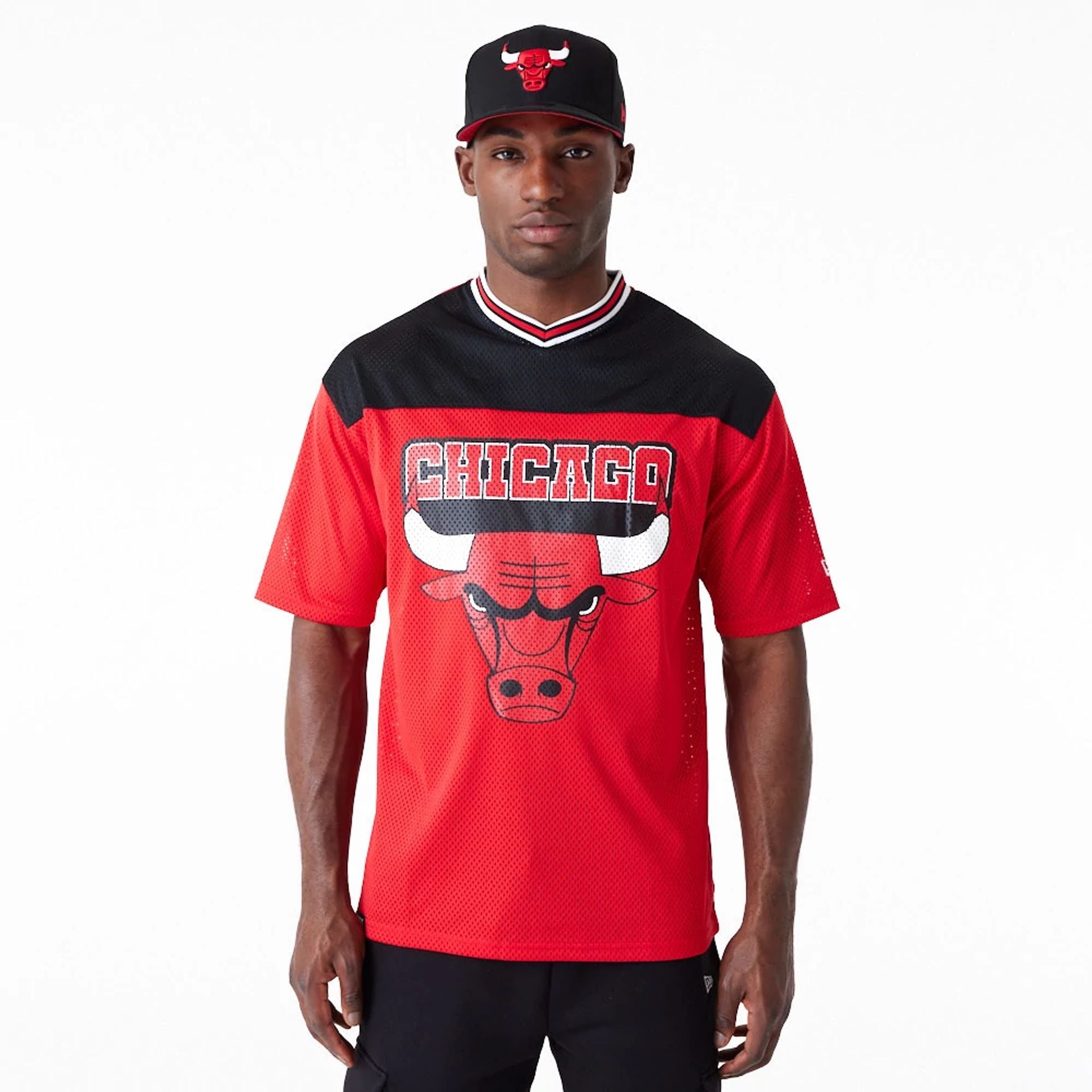 The Male model is wearing Chicago Bulls NBA Arch Graphic Jersey Red T-Shirt 1