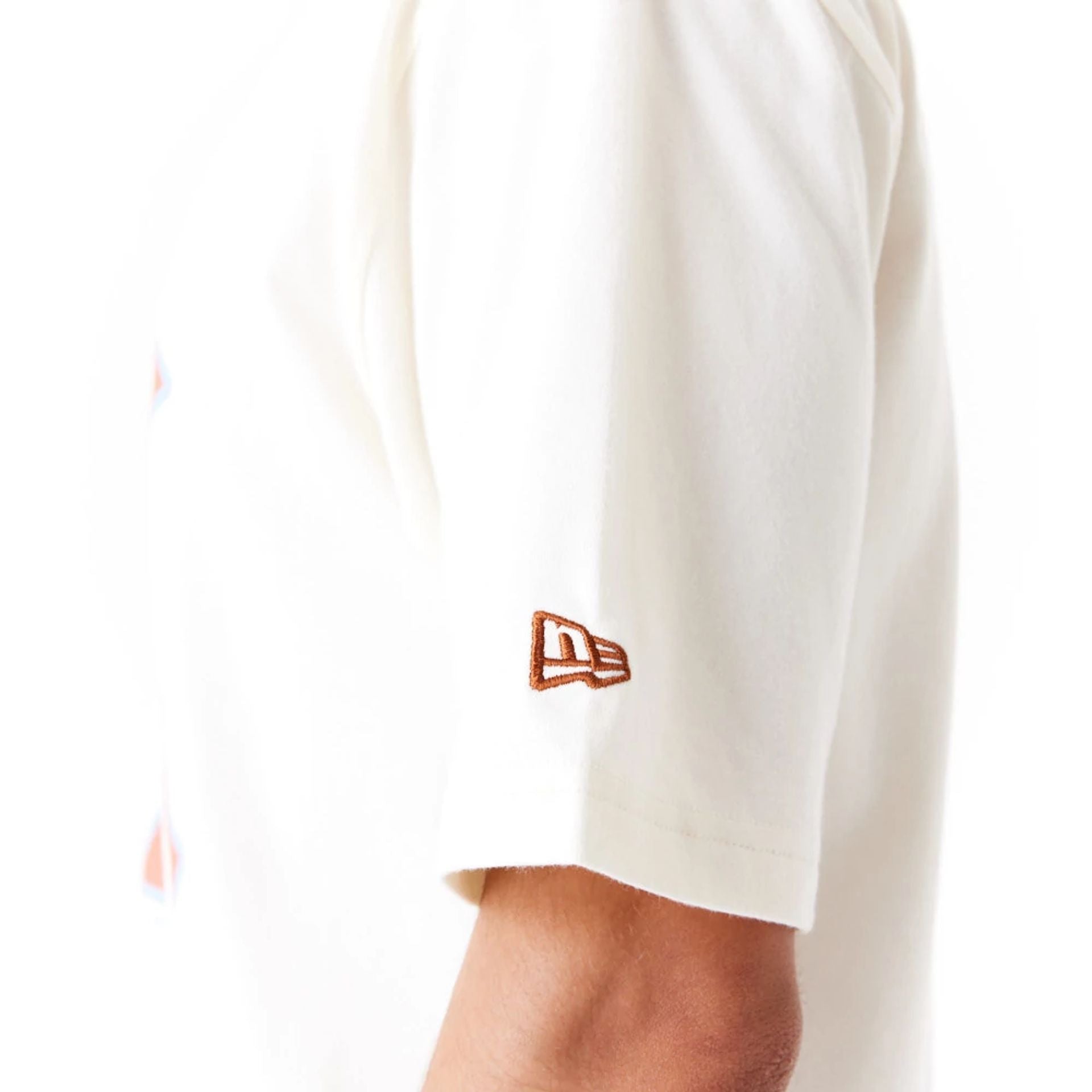 The Male model is wearing New York Yankees World Series White Oversized T-Shirt 8