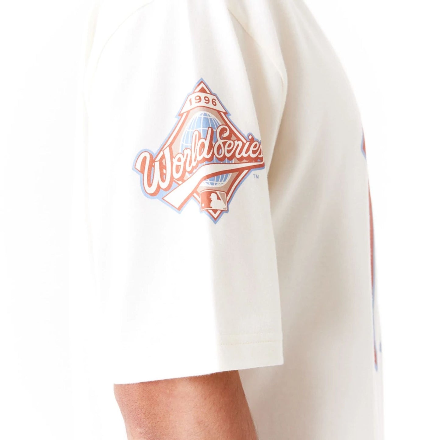 The Male model is wearing New York Yankees World Series White Oversized T-Shirt 6