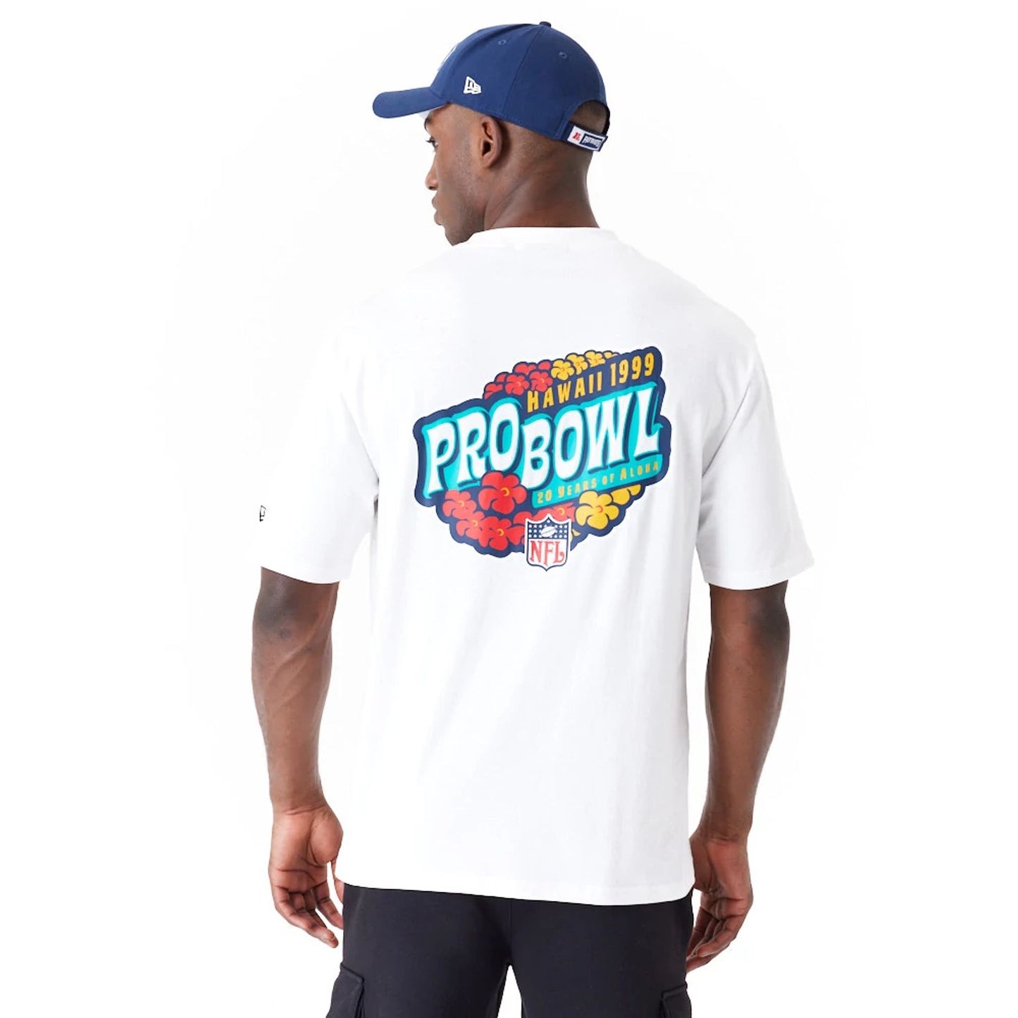 The Male model is wearing NFL Pro Bowl Hawaii NFC Floral Graphic White Oversized T-Shirt 3