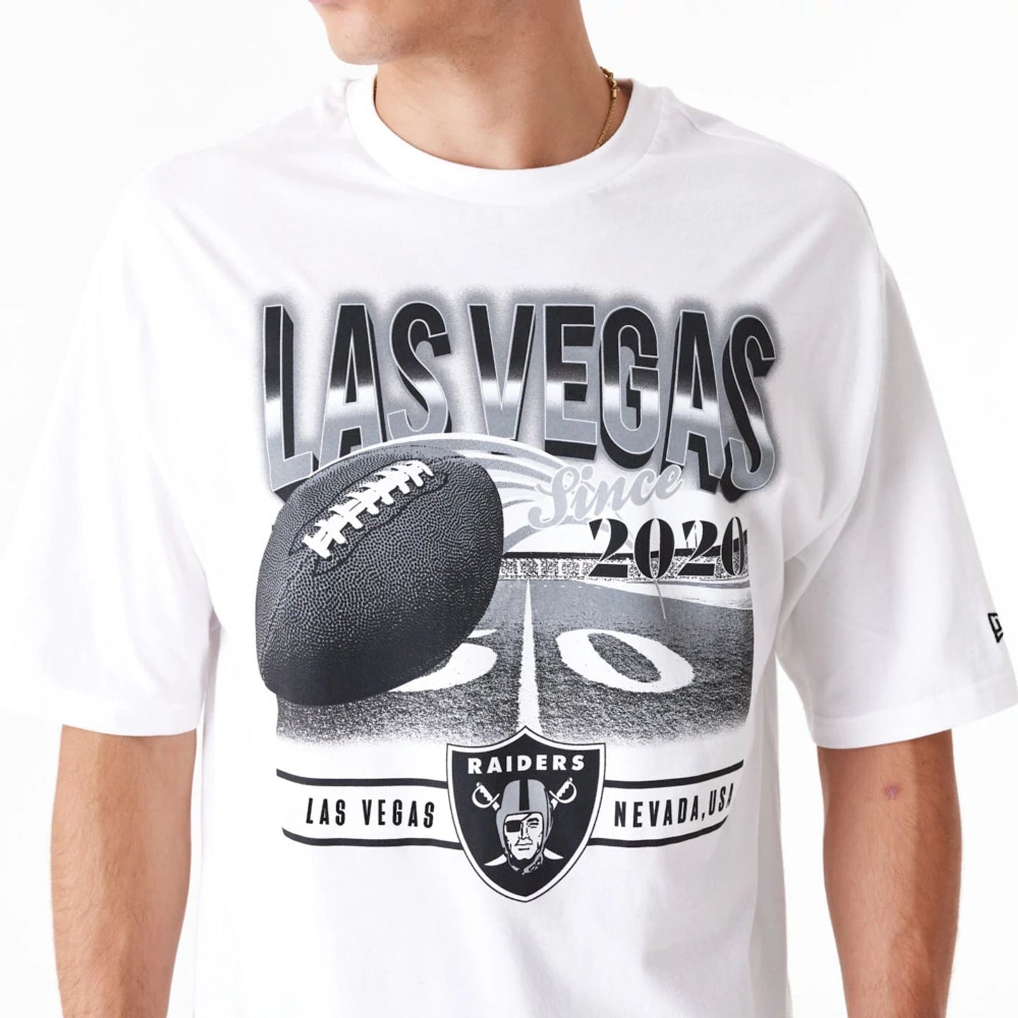 The Male model is wearing Las Vegas Raiders NFL Team Graphic White Oversized T-Shirt 4